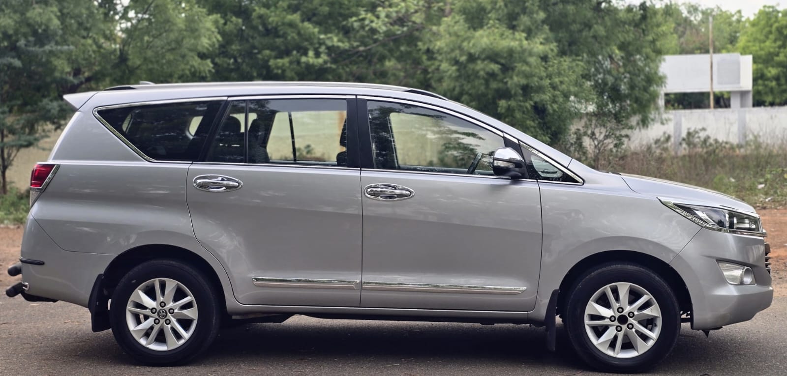 Toyota Innova Crysta - Image 6