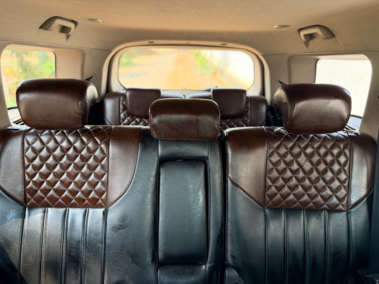 Mahindra XUV500 - Image 7