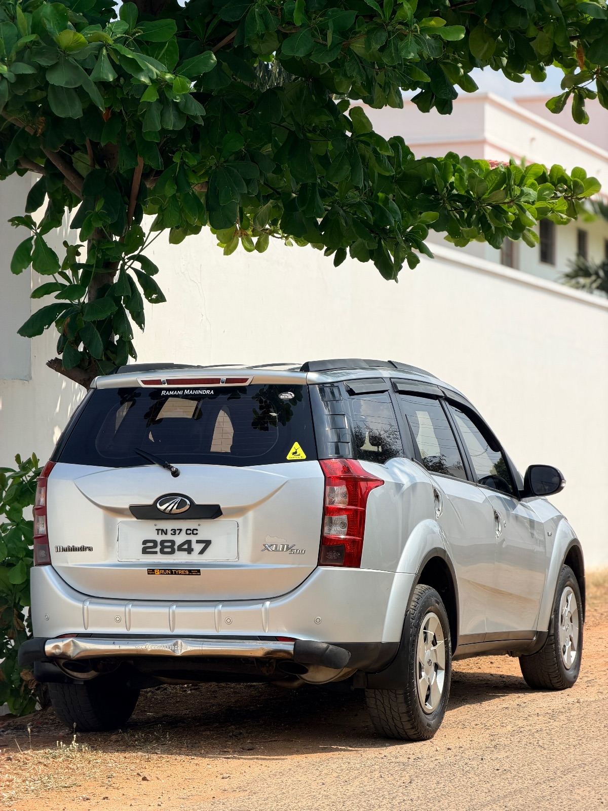 Mahindra XUV500 - Image 3