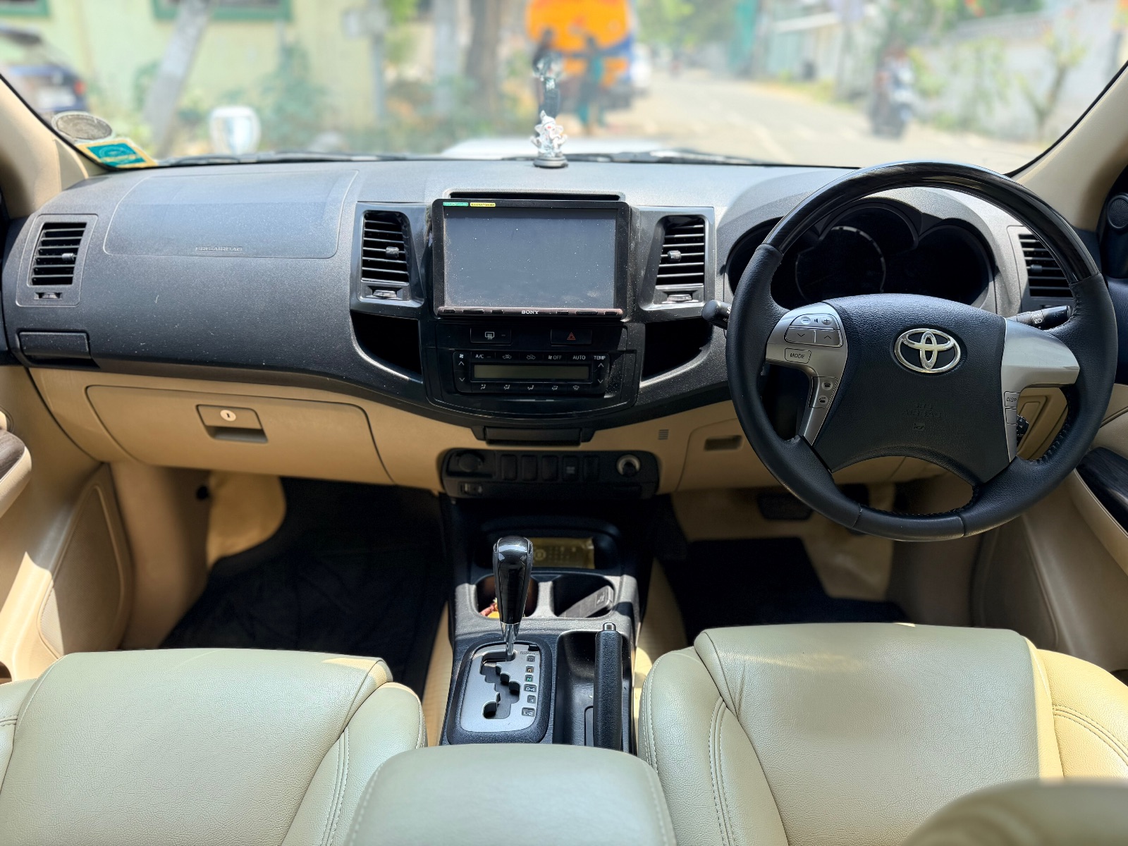 Toyota Fortuner - Image 4
