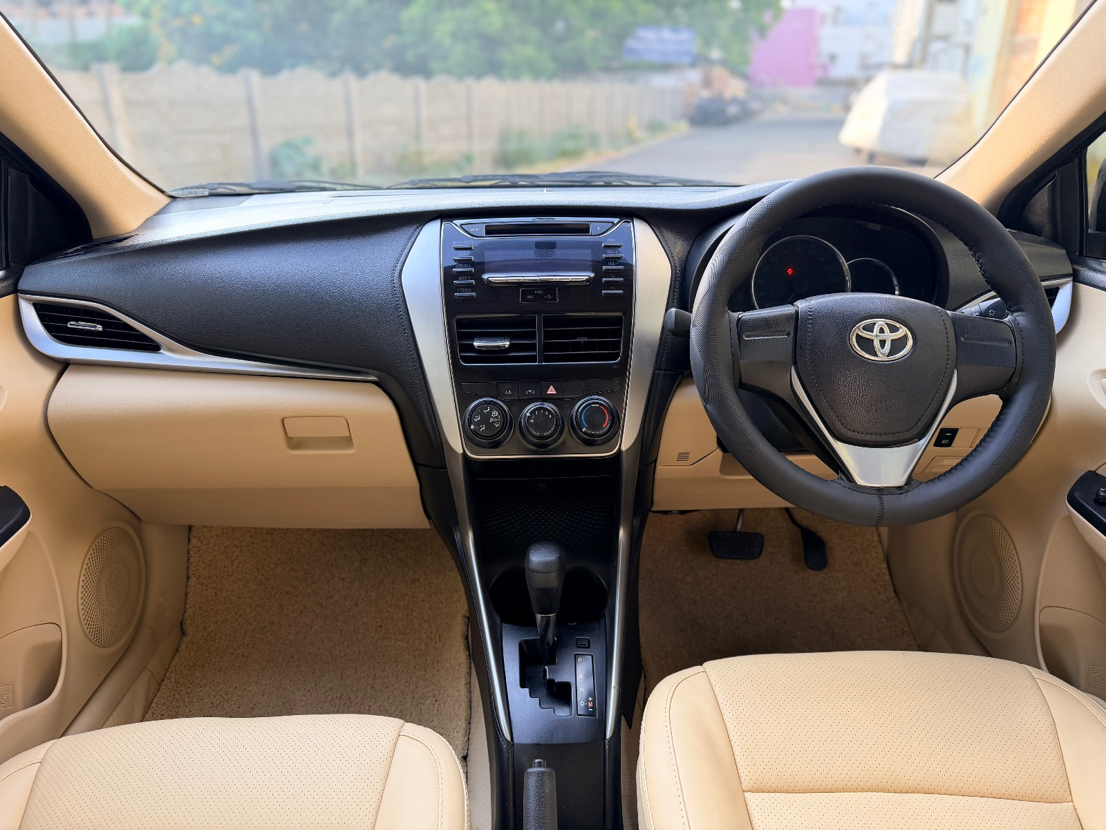 Toyota yaris - Image 5