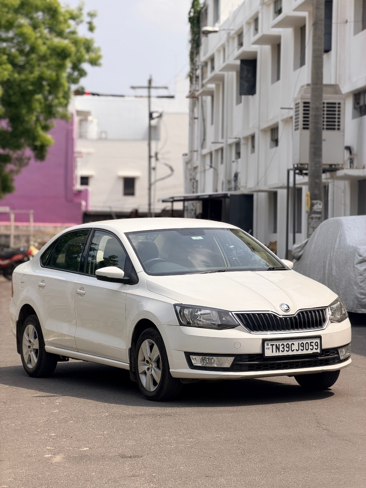 Skoda Rapid - Image 7