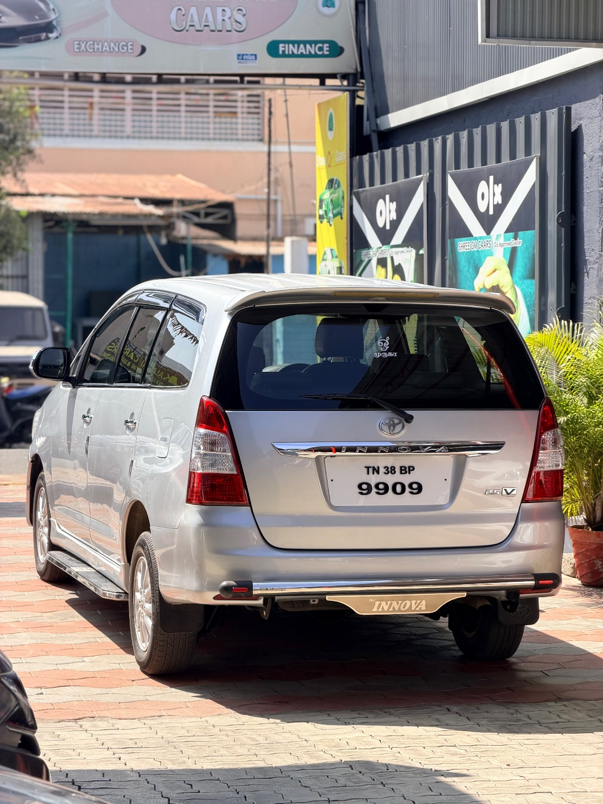 Toyota Innova - Image 6
