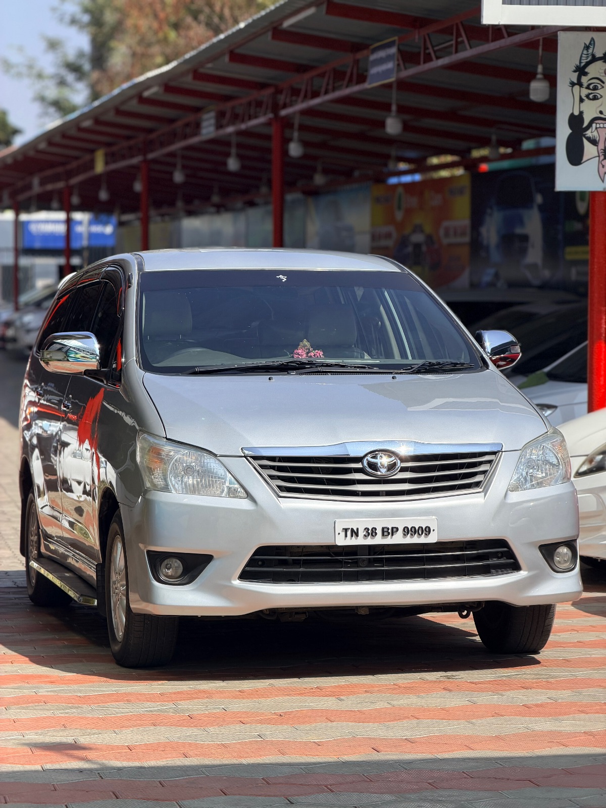 Toyota Innova - Image 2