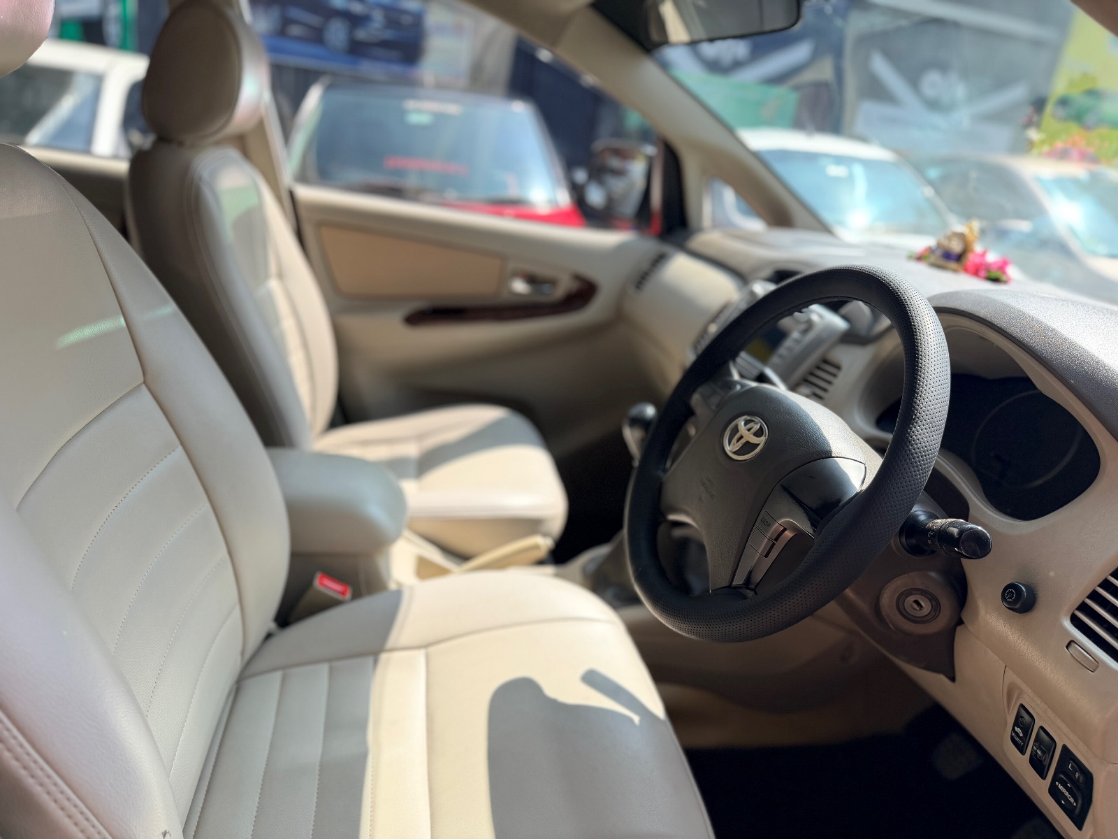 Toyota Innova - Image 3