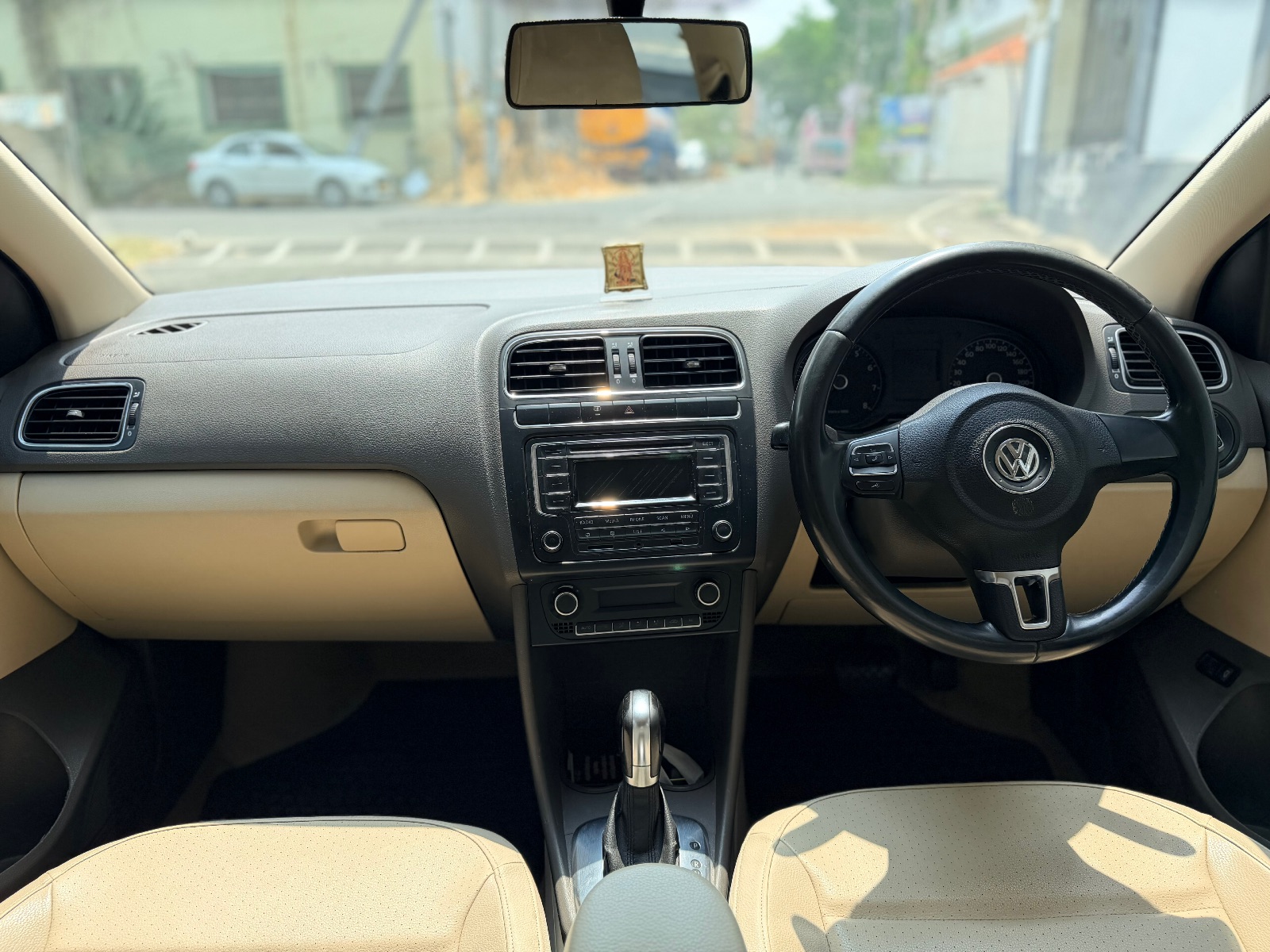 Volkswagen Vento - Image 8