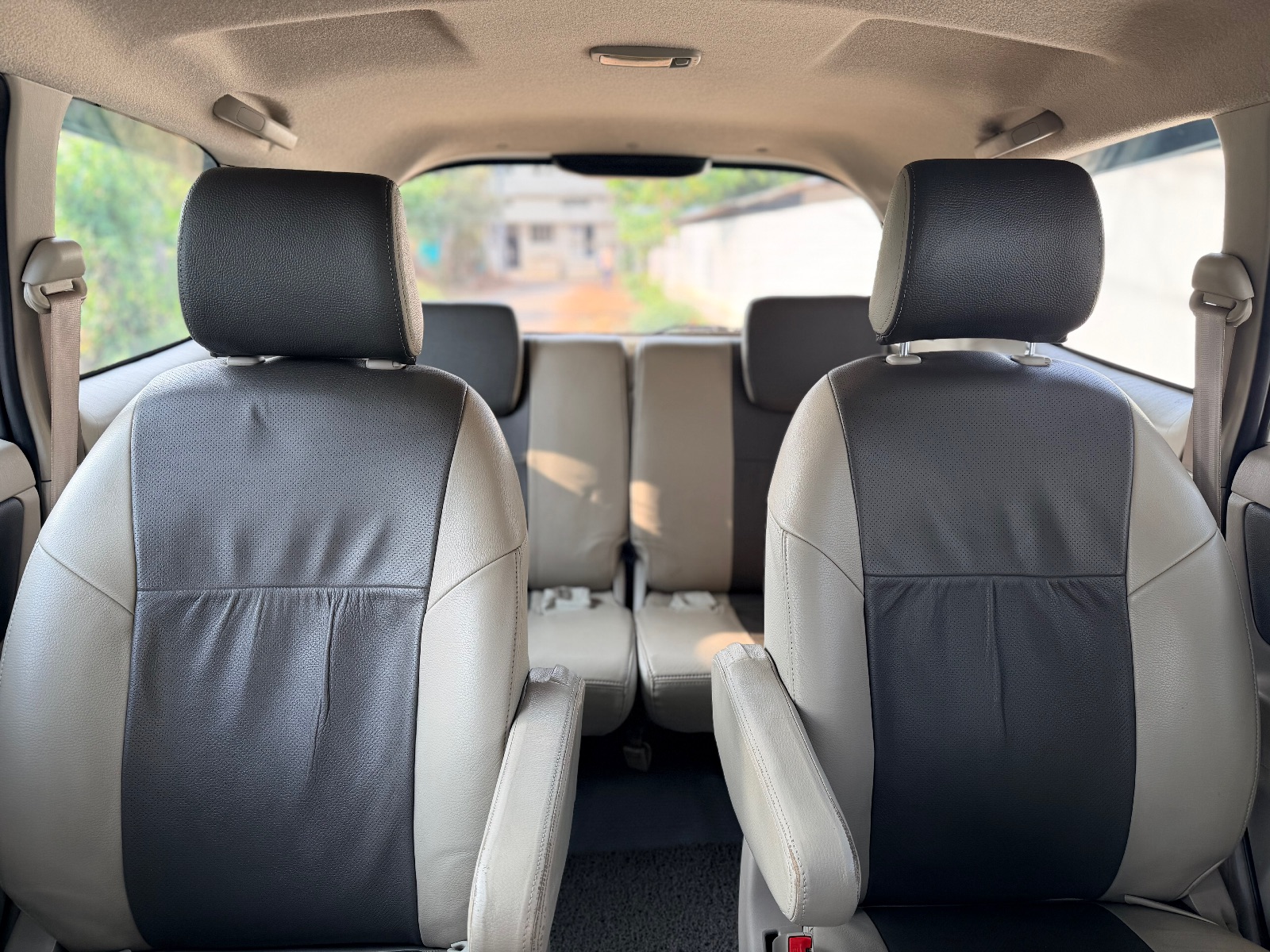 Toyota Innova - Image 8