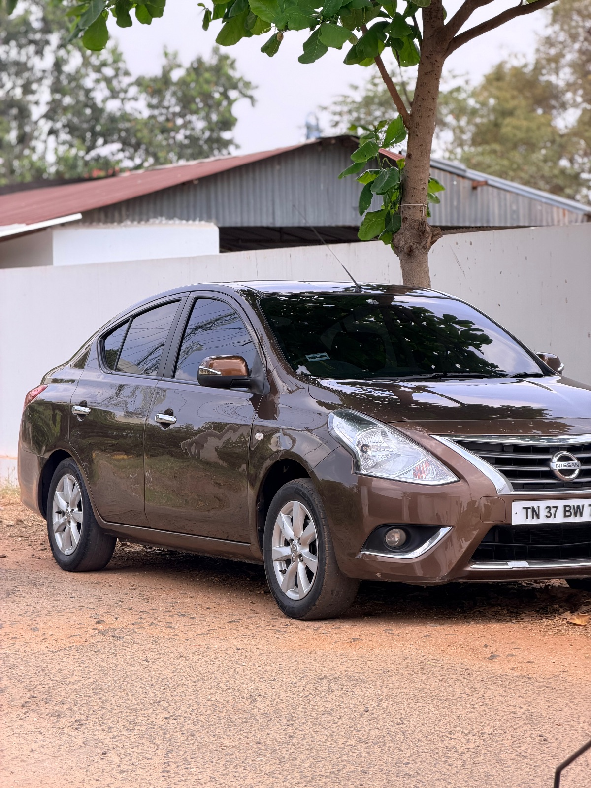 Nissan Sunny - Image 4