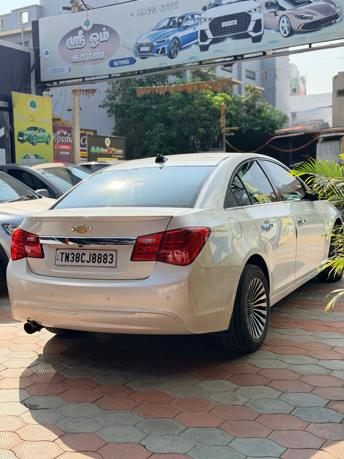 Chevrolet Cruze - Image 8