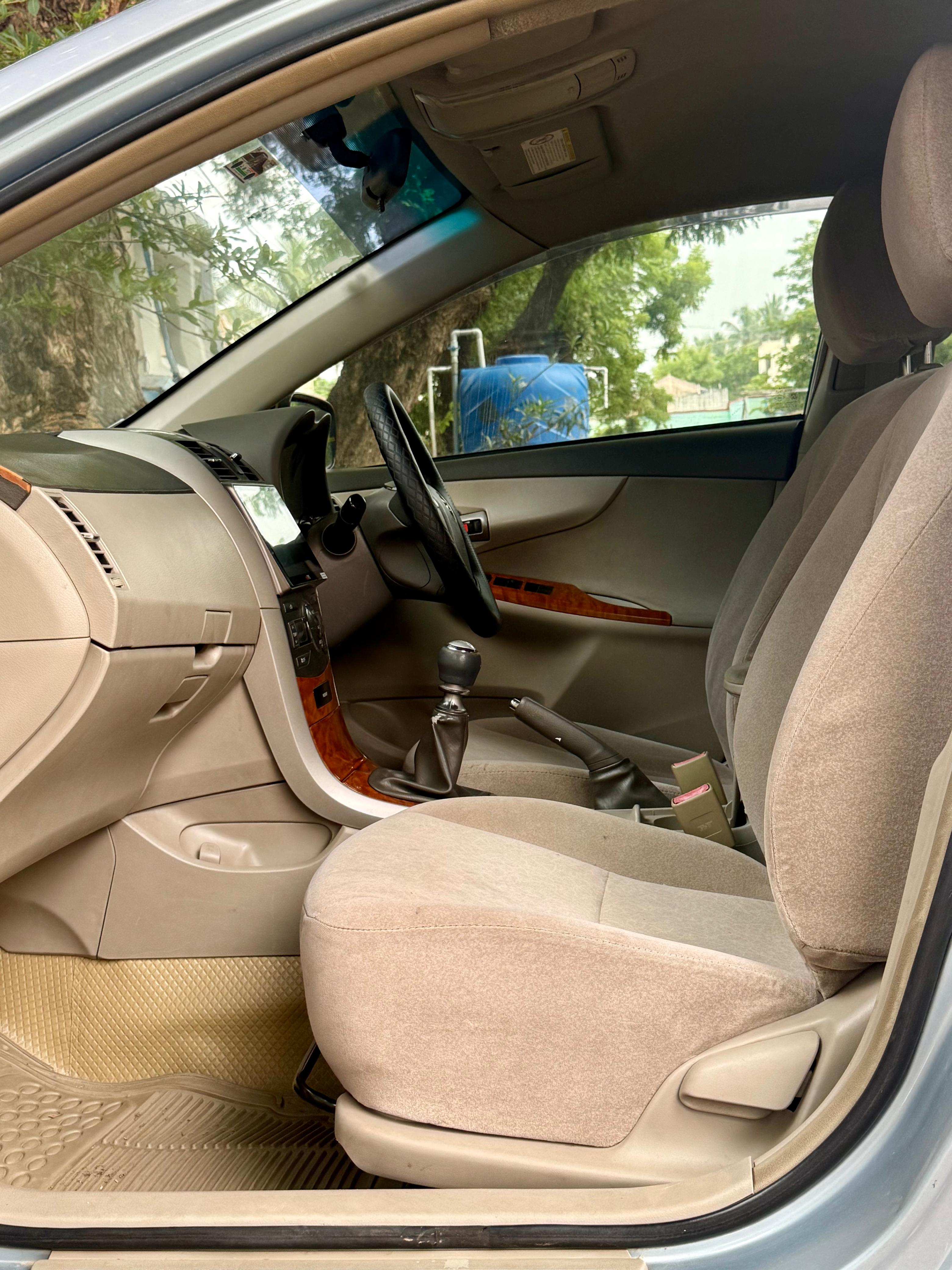 Toyota Corolla Altis - Image 5