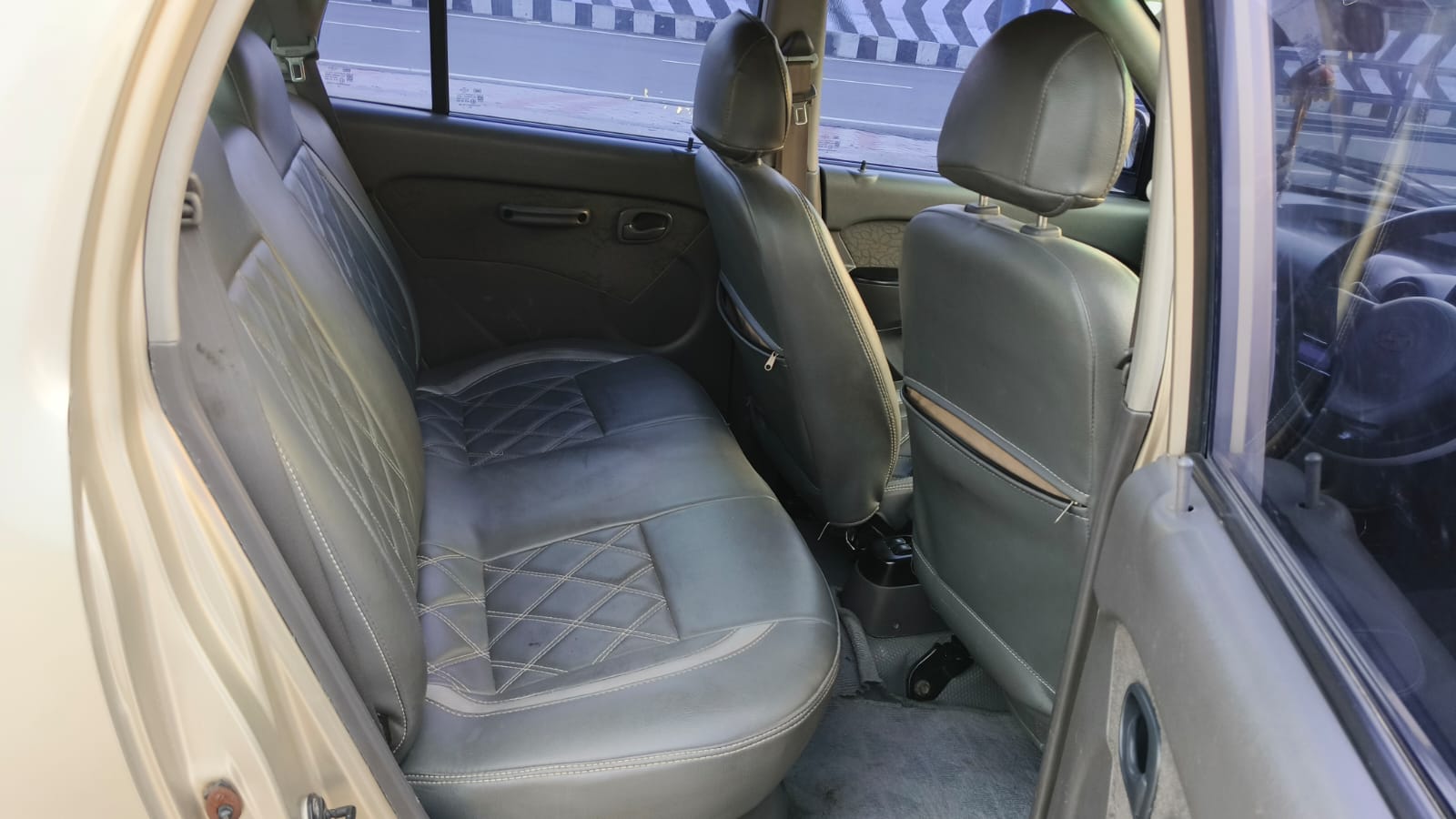 Hyundai Santro Xing - Image 2