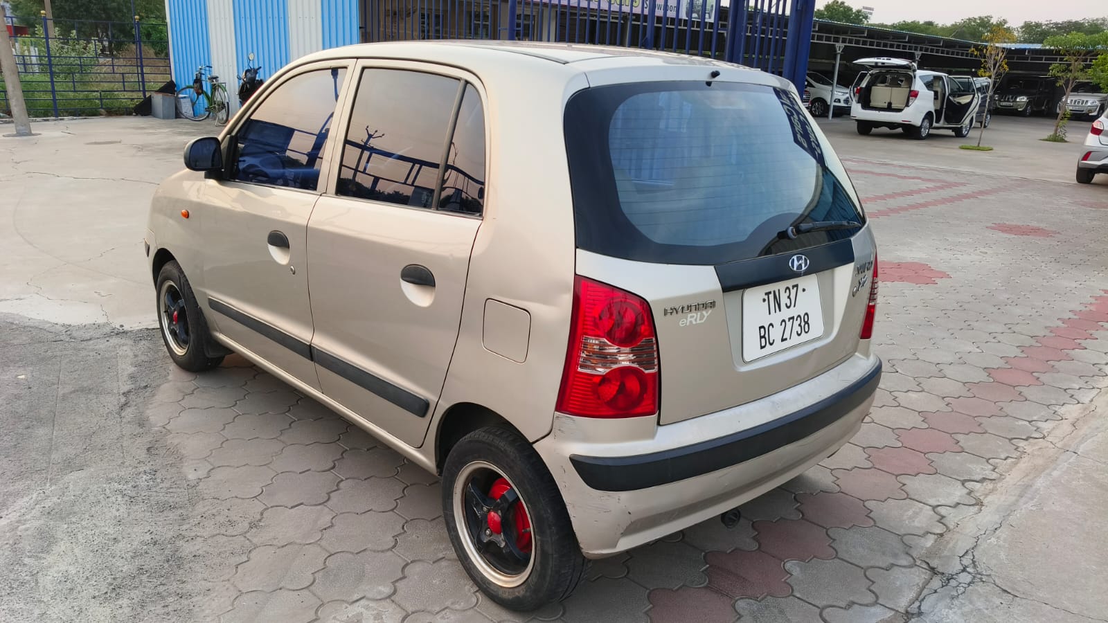 Hyundai Santro Xing - Image 7