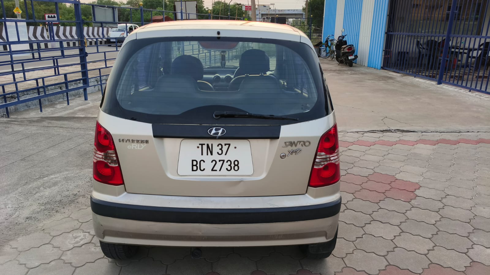 Hyundai Santro Xing - Image 4