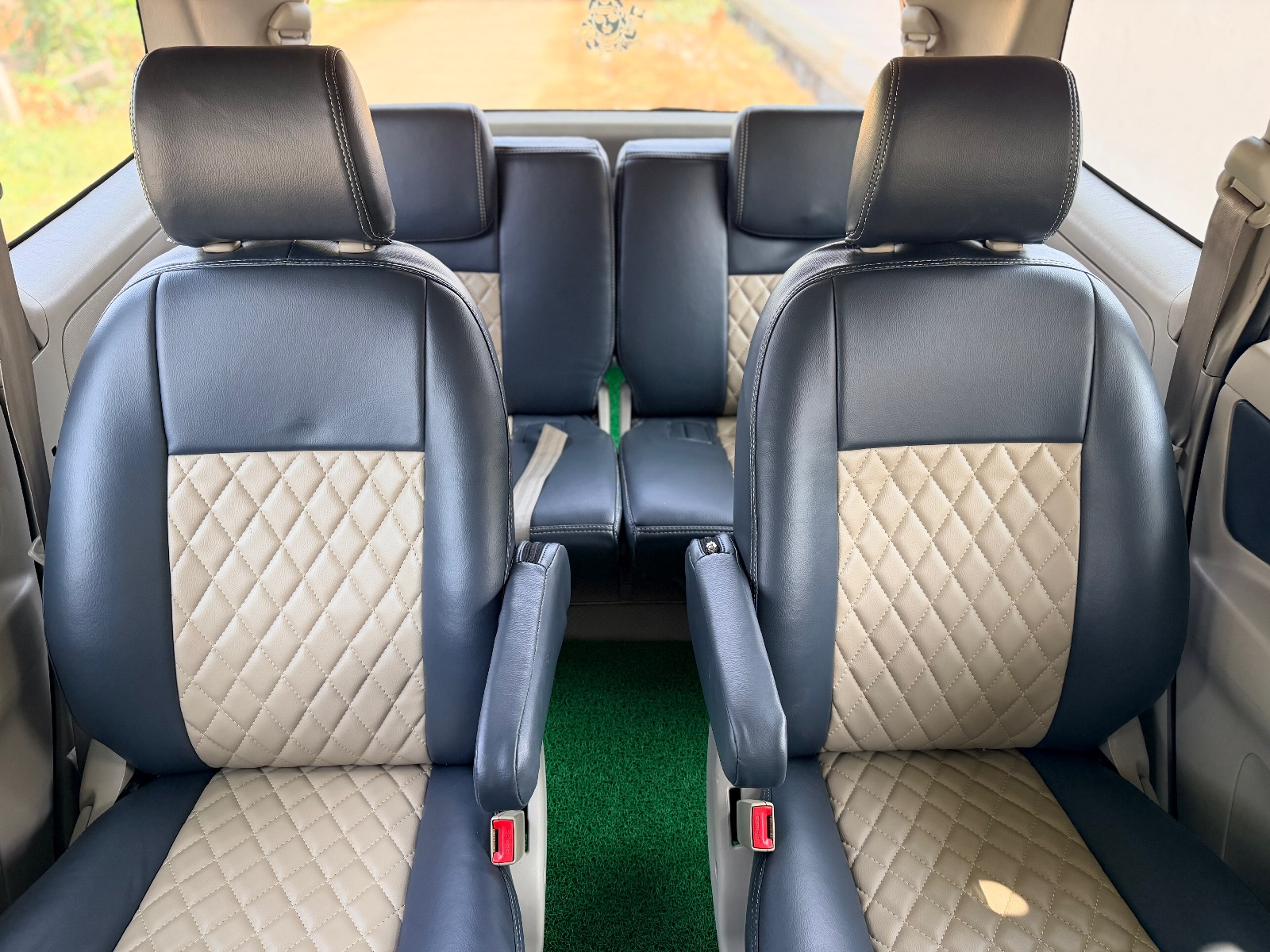 Toyota Innova - Image 2