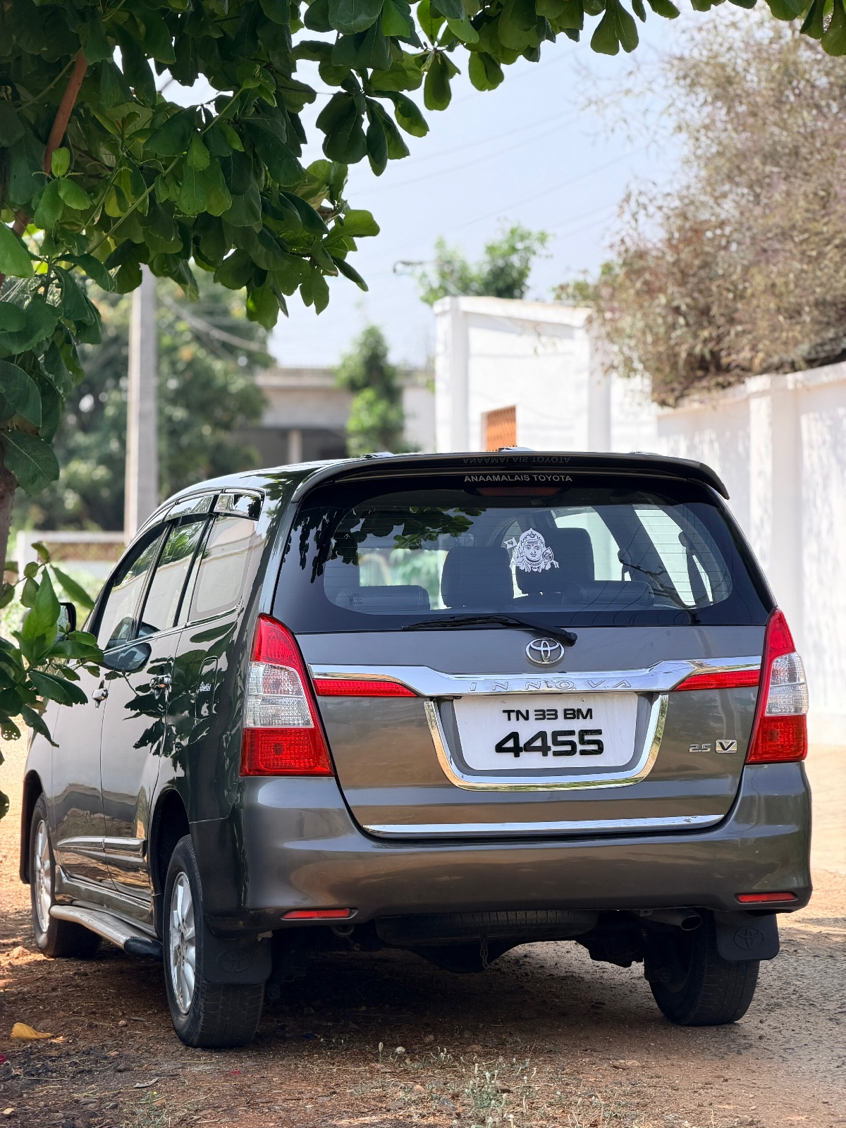 Toyota Innova - Image 3