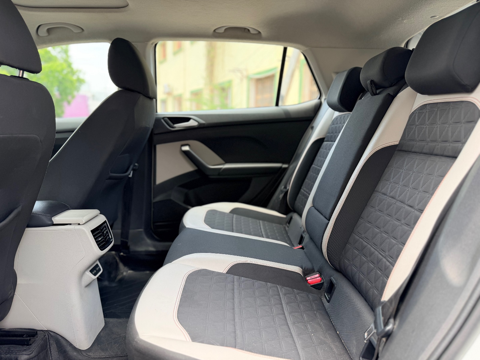 Volkswagen Taigun - Image 2