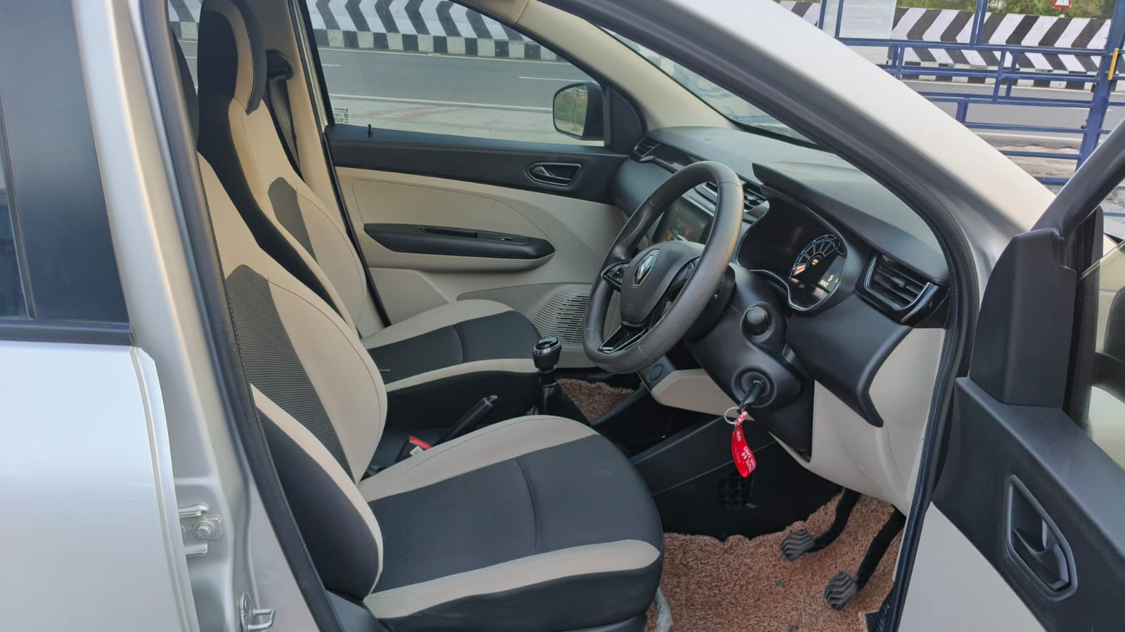 Renault Triber - Image 5