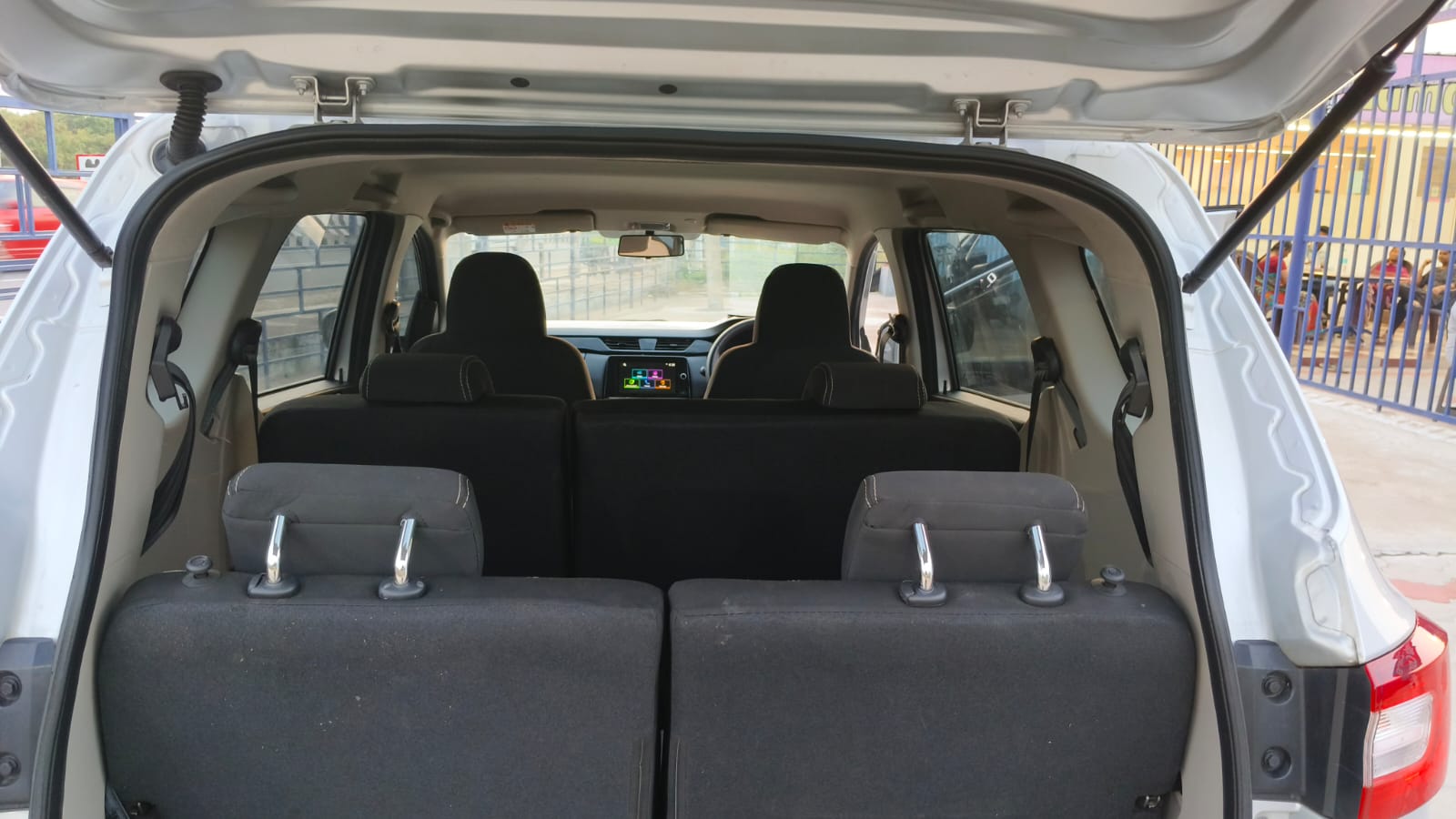 Renault Triber - Image 2