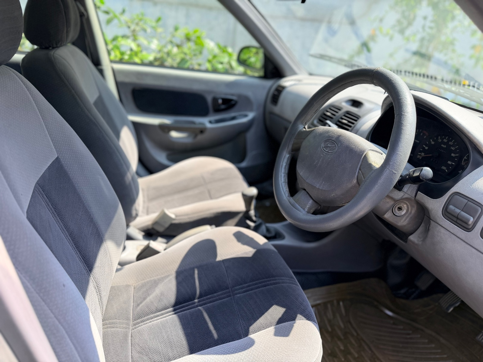 Hyundai Accent - Image 6