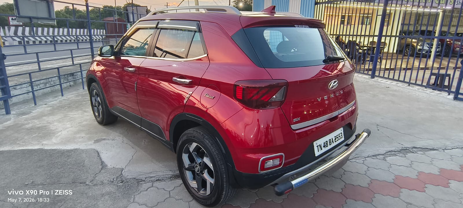 Hyundai Venue - Image 2