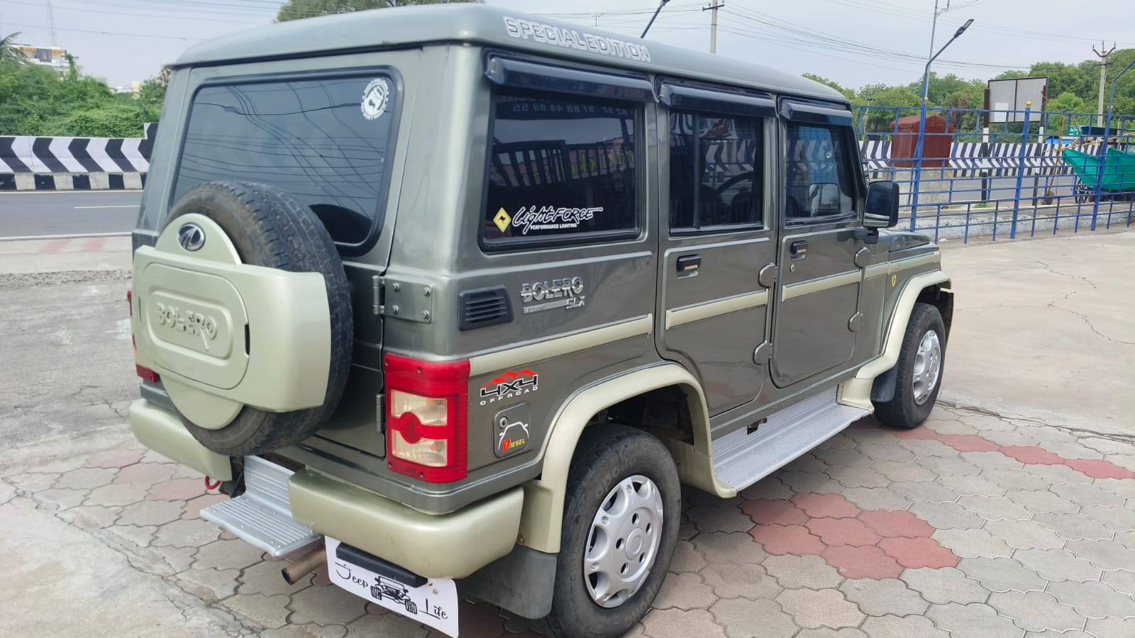 Mahindra Bolero - Image 8