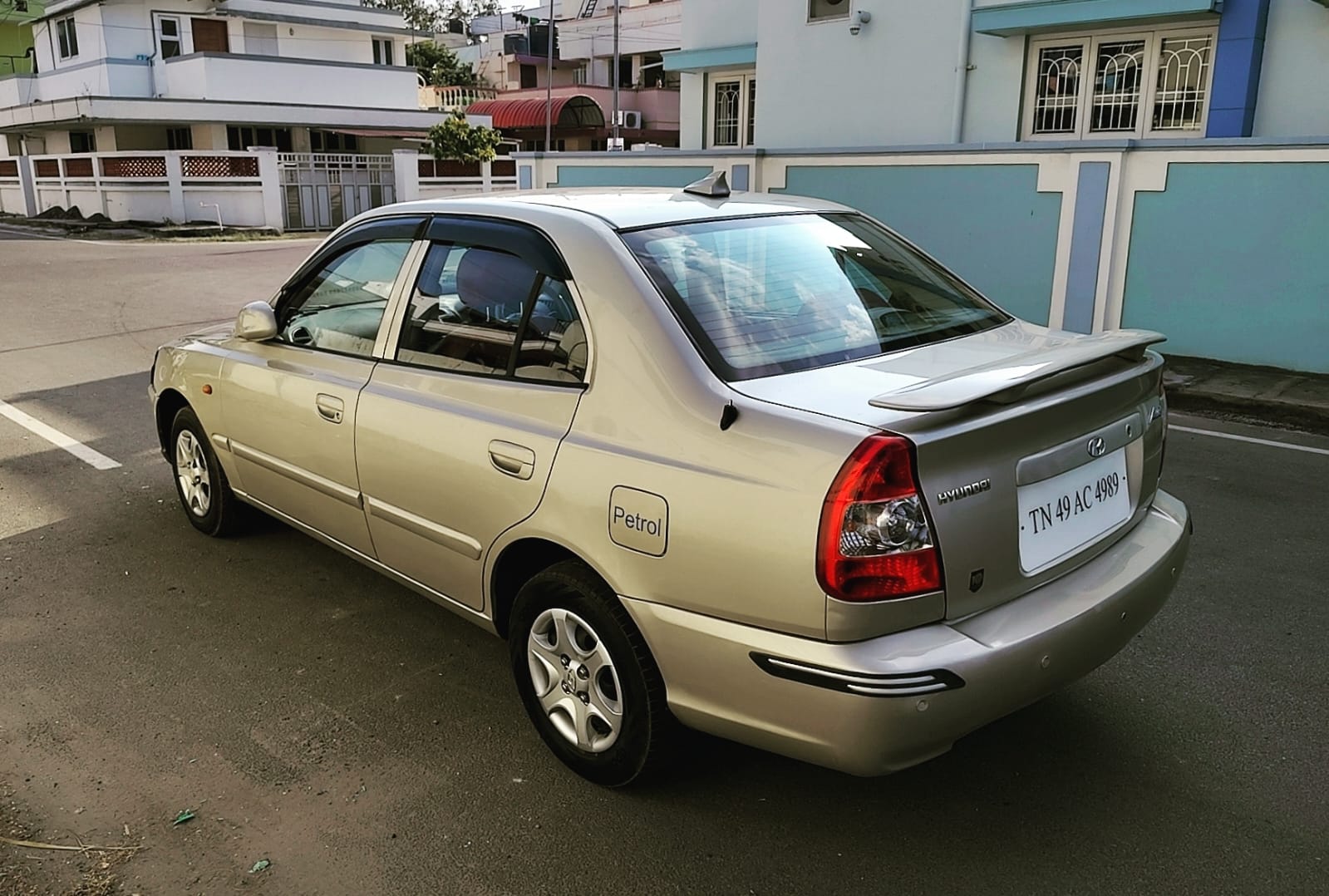 Hyundai Accent - Image 4