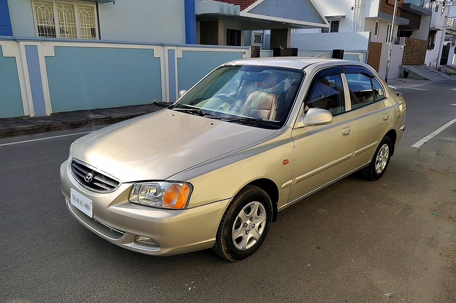 Hyundai Accent - Image 2