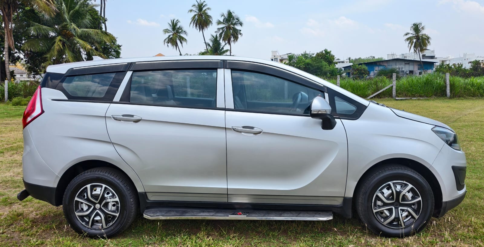 Mahindra Marazzo - Image 5
