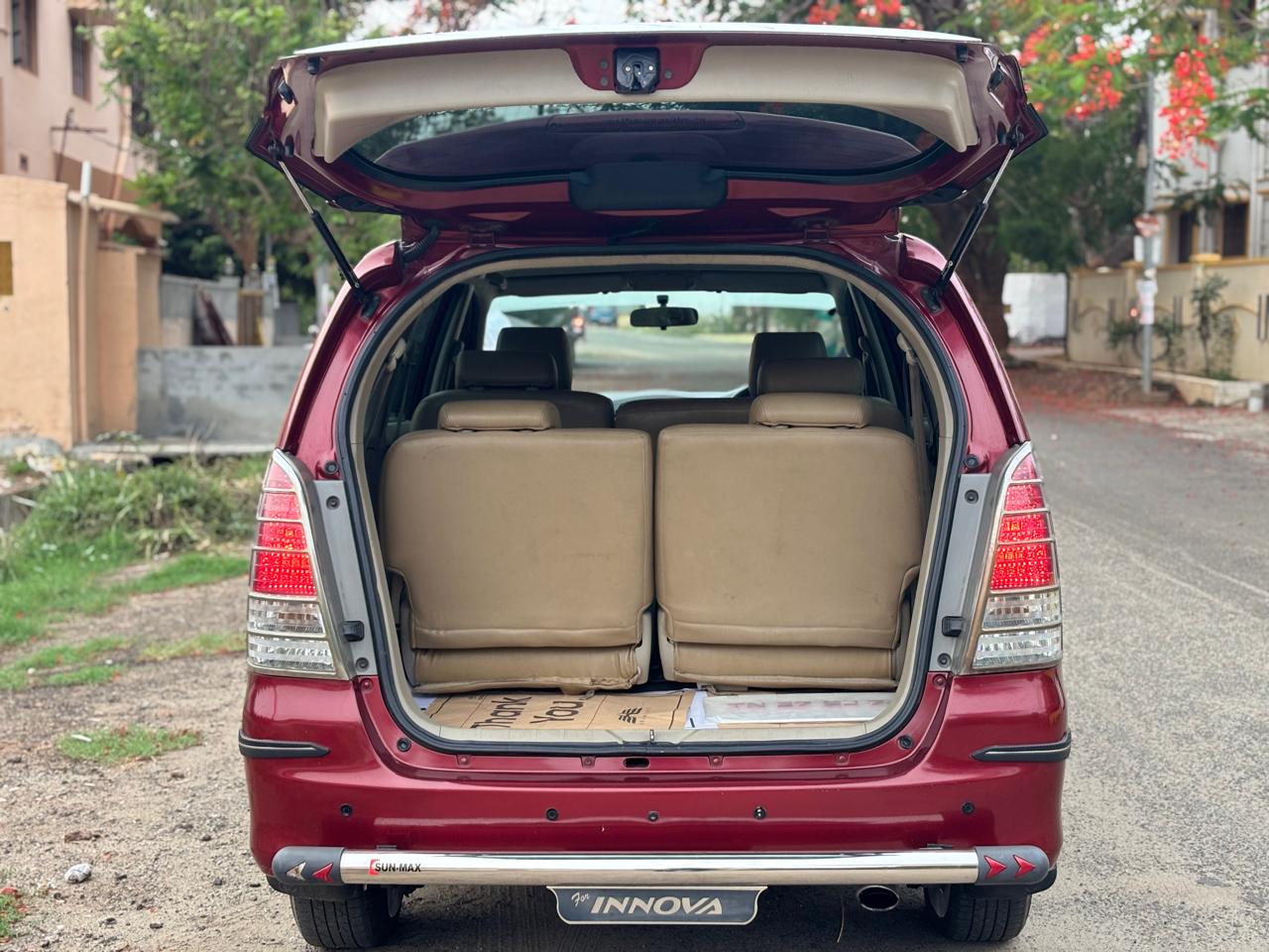 Toyota Innova - Image 2