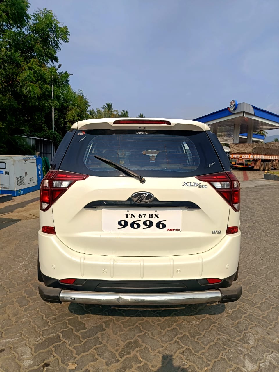 Mahindra XUV500 - Image 7