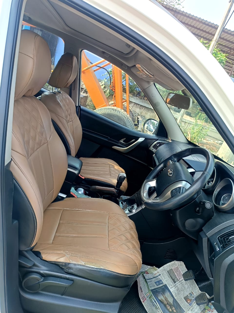 Mahindra XUV500 - Image 5