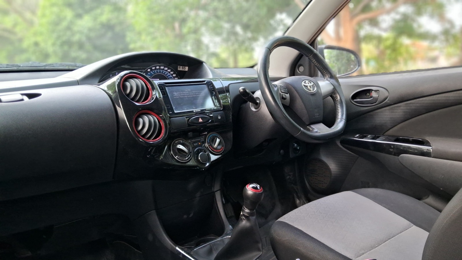 Toyota Etios Liva - Image 3
