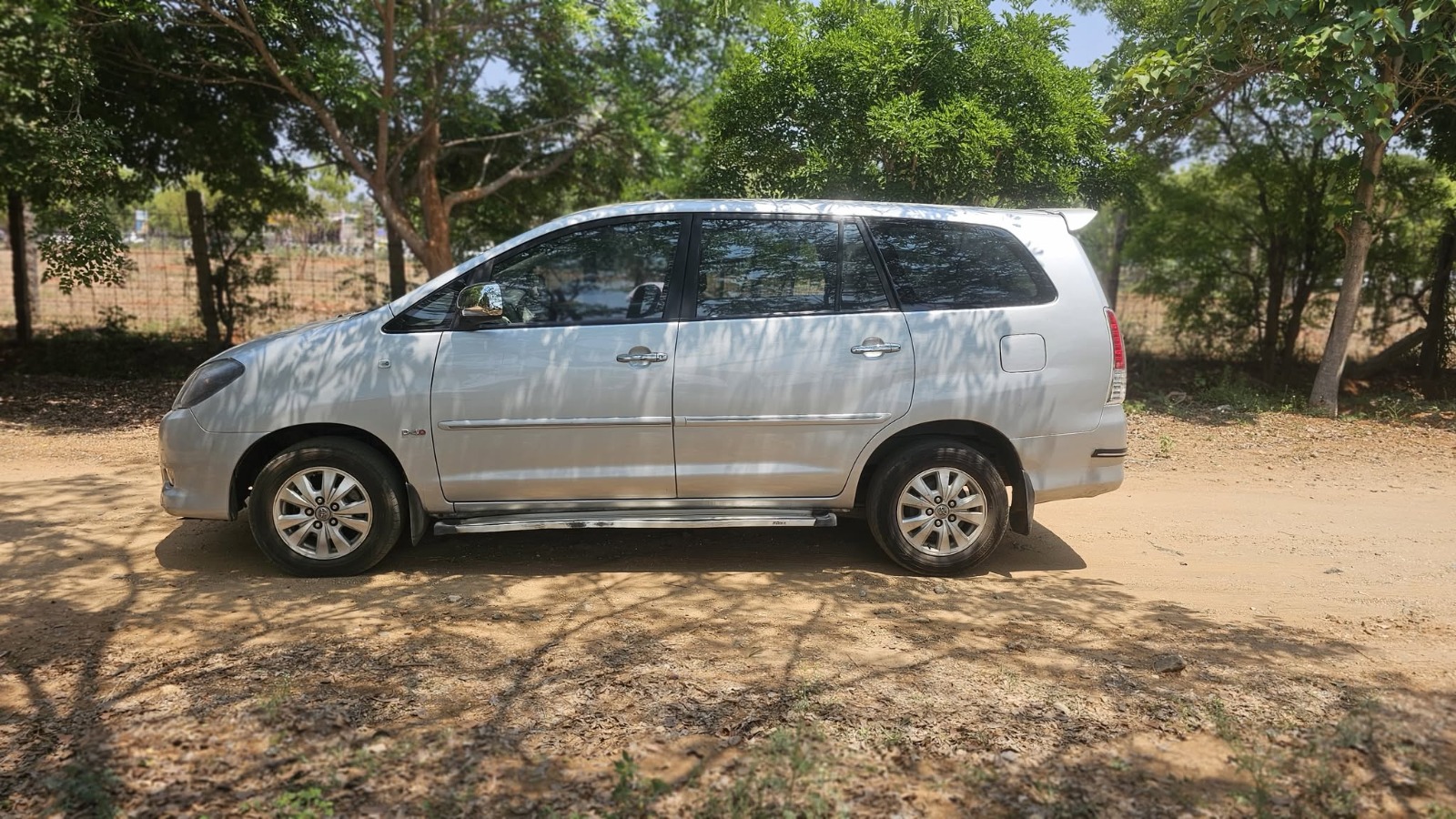 Toyota Innova - Image 2