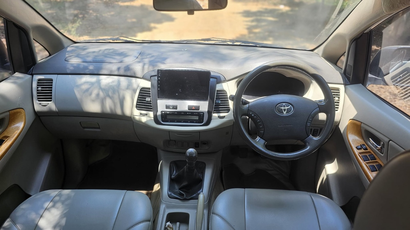 Toyota Innova - Image 4