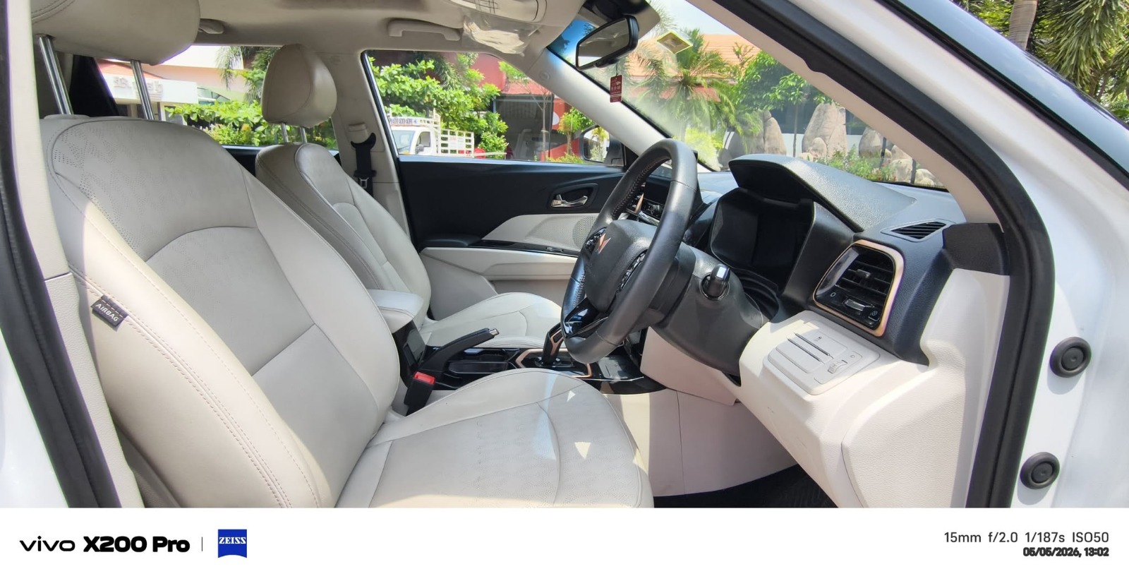 Mahindra XUV 400 - Image 8