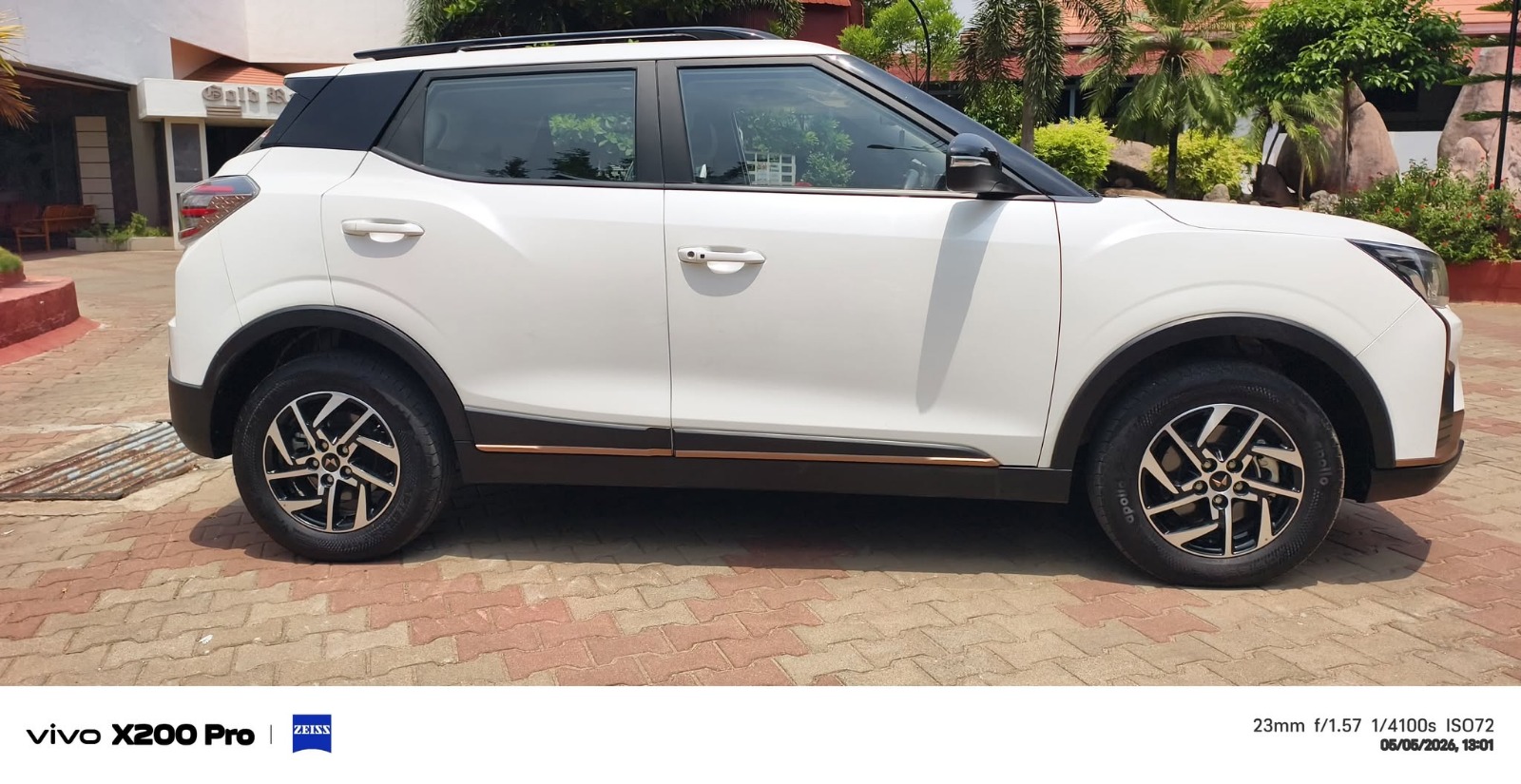 Mahindra XUV 400 - Image 2
