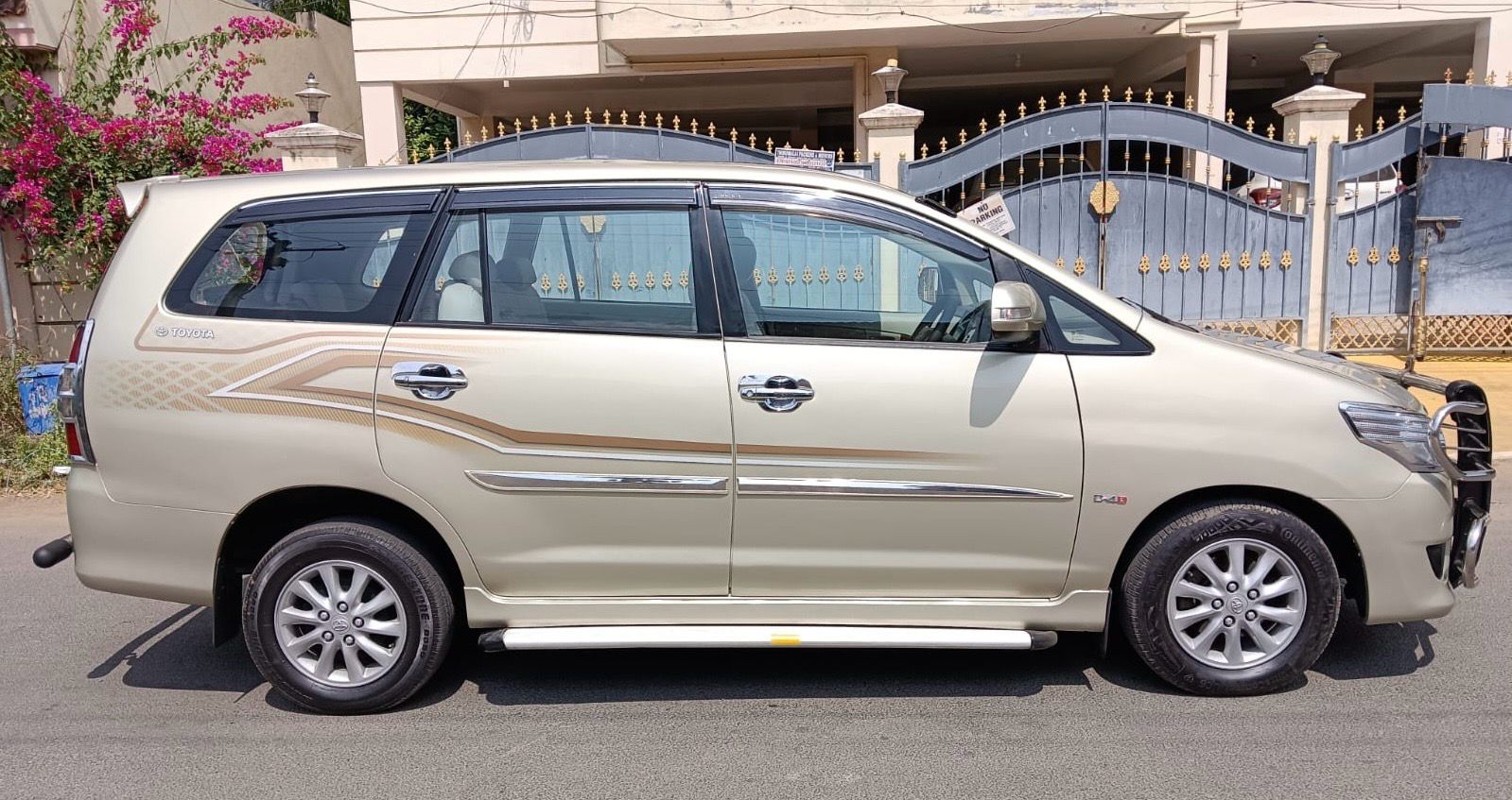 Toyota Innova - Image 10