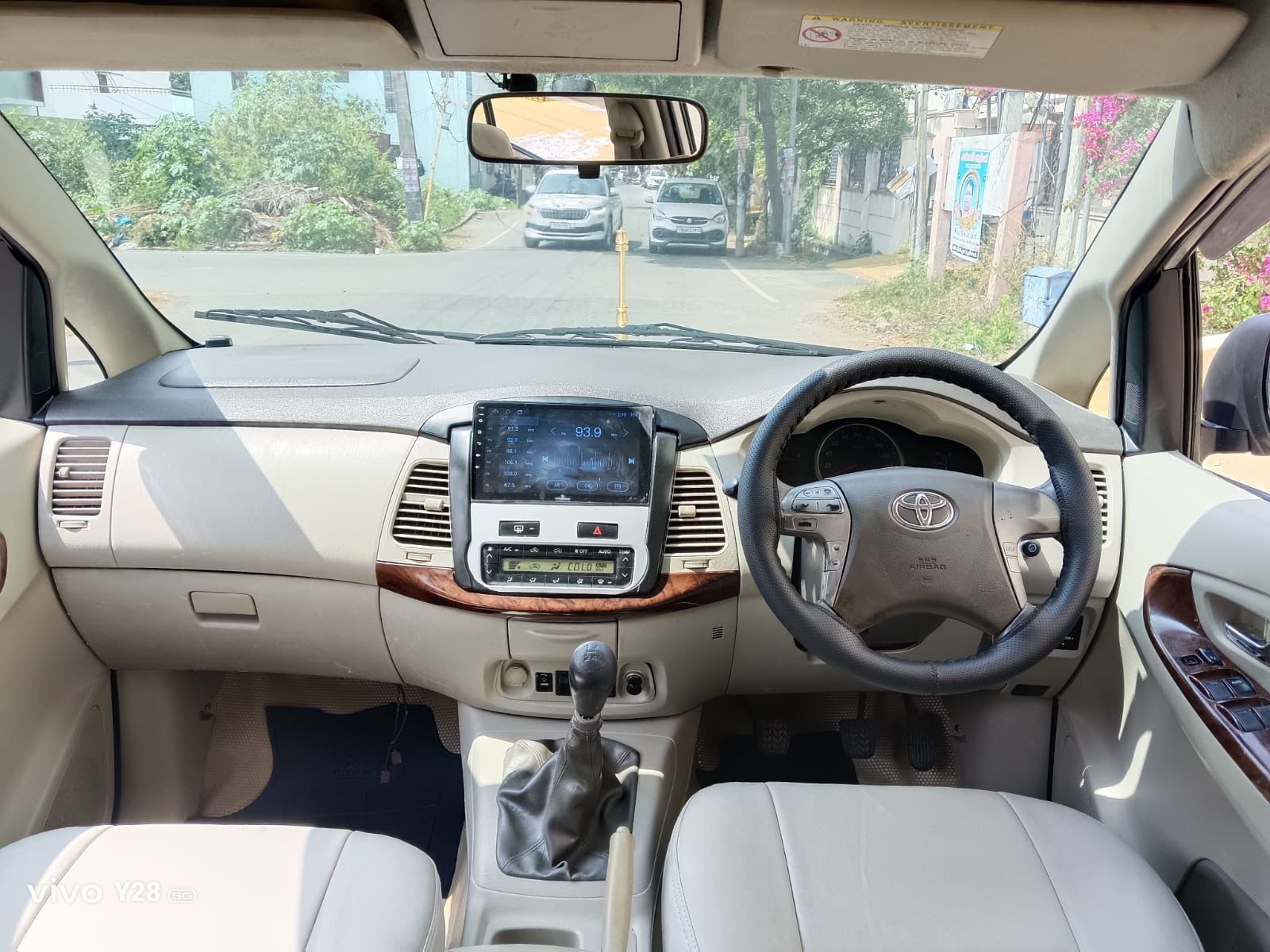 Toyota Innova - Image 8