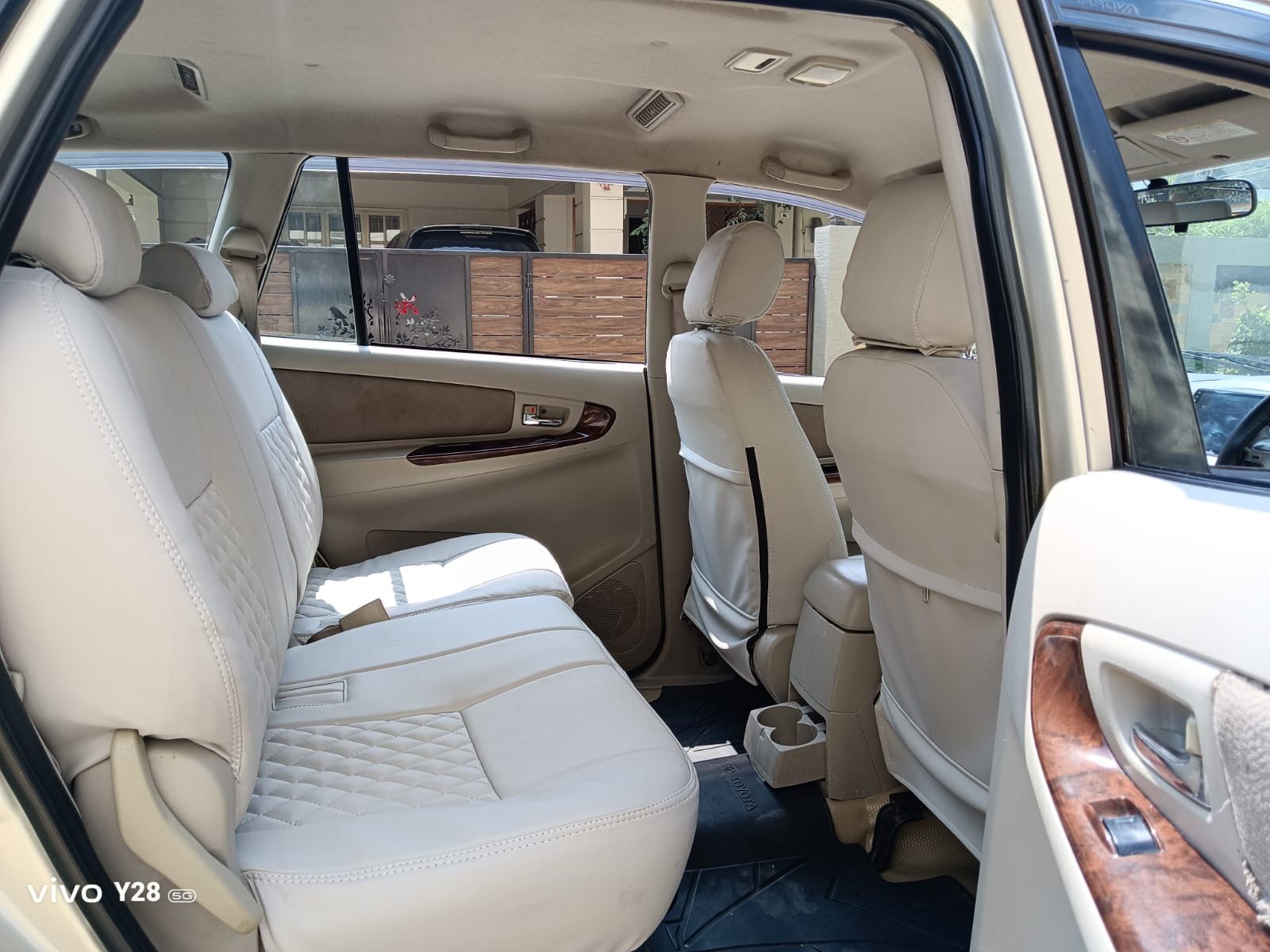 Toyota Innova - Image 4
