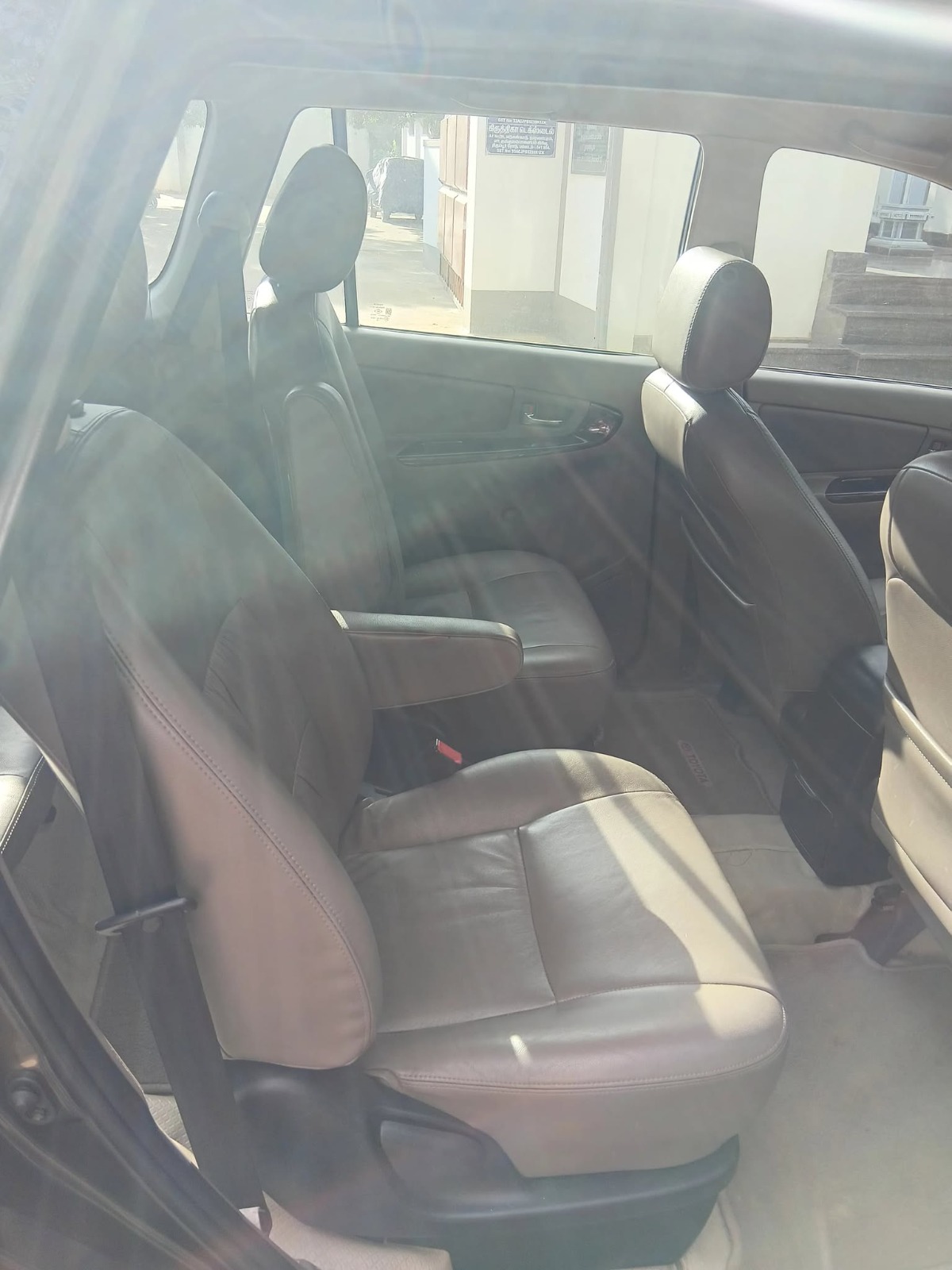 Toyota Innova - Image 6