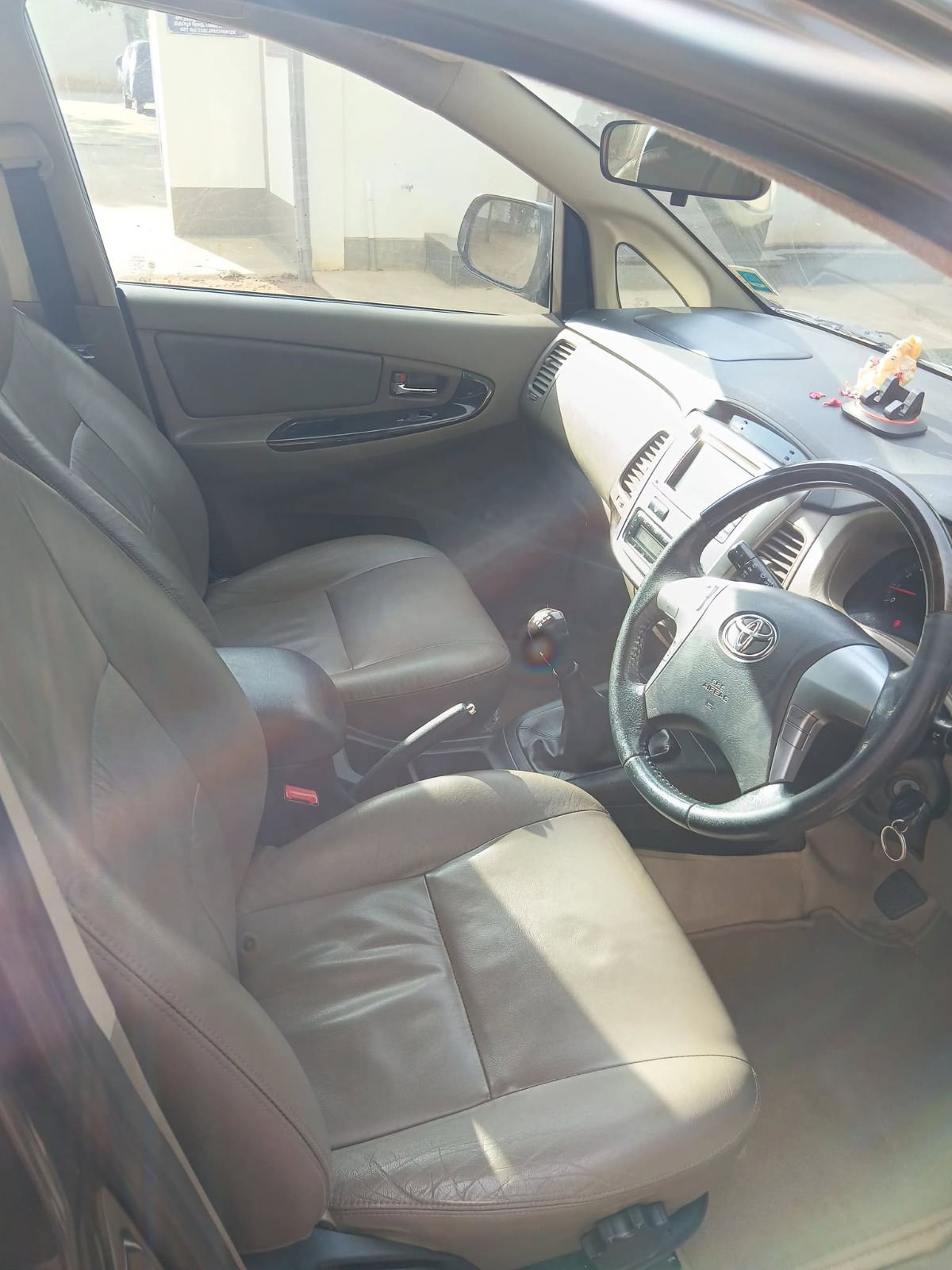Toyota Innova - Image 4
