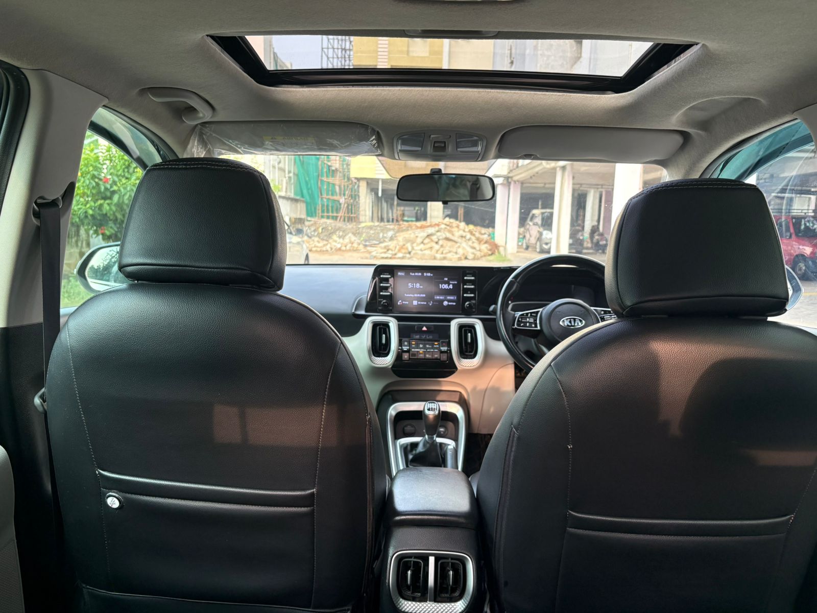 Kia Sonet - Image 4