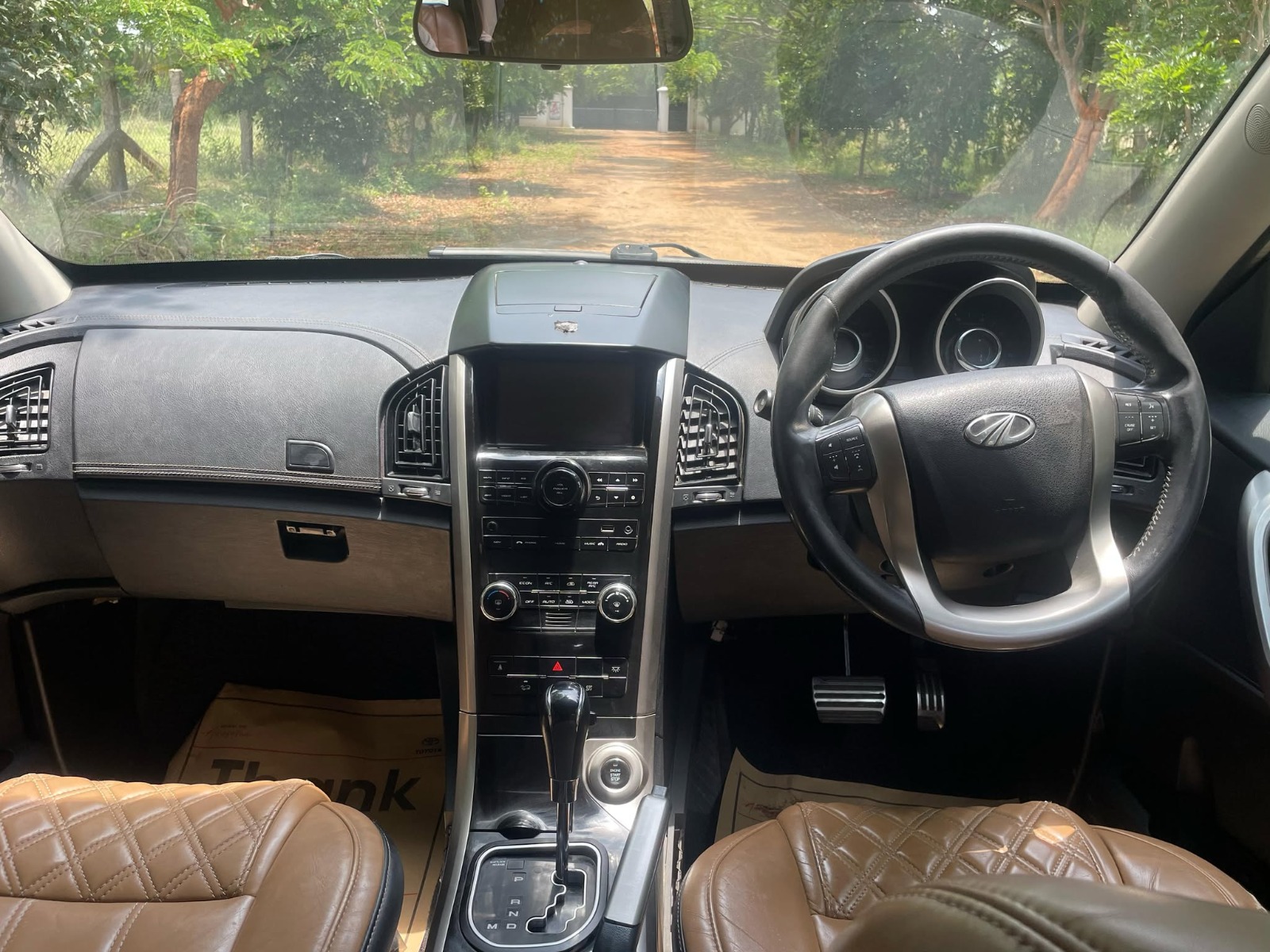 Mahindra XUV500 - Image 6