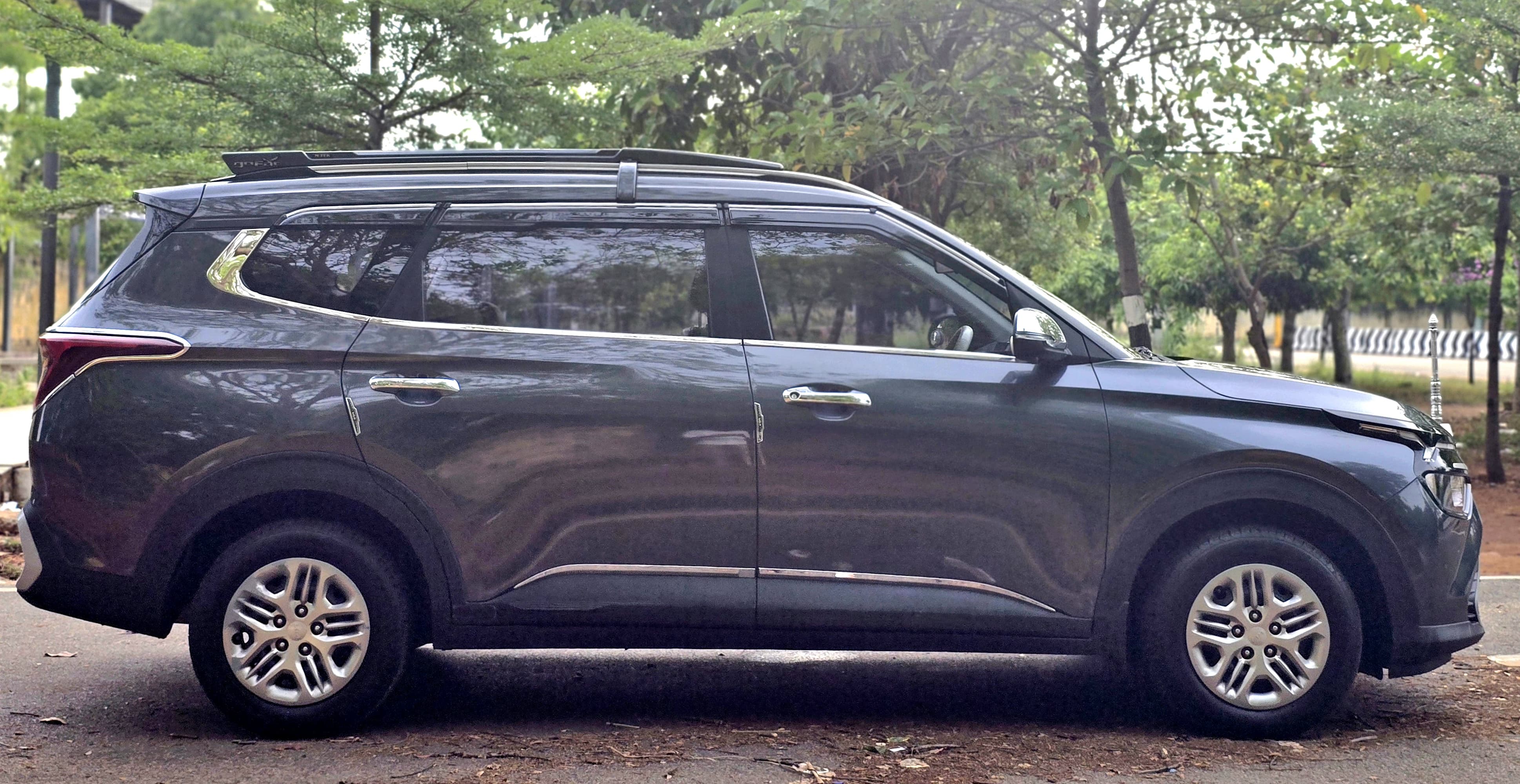 Kia carens