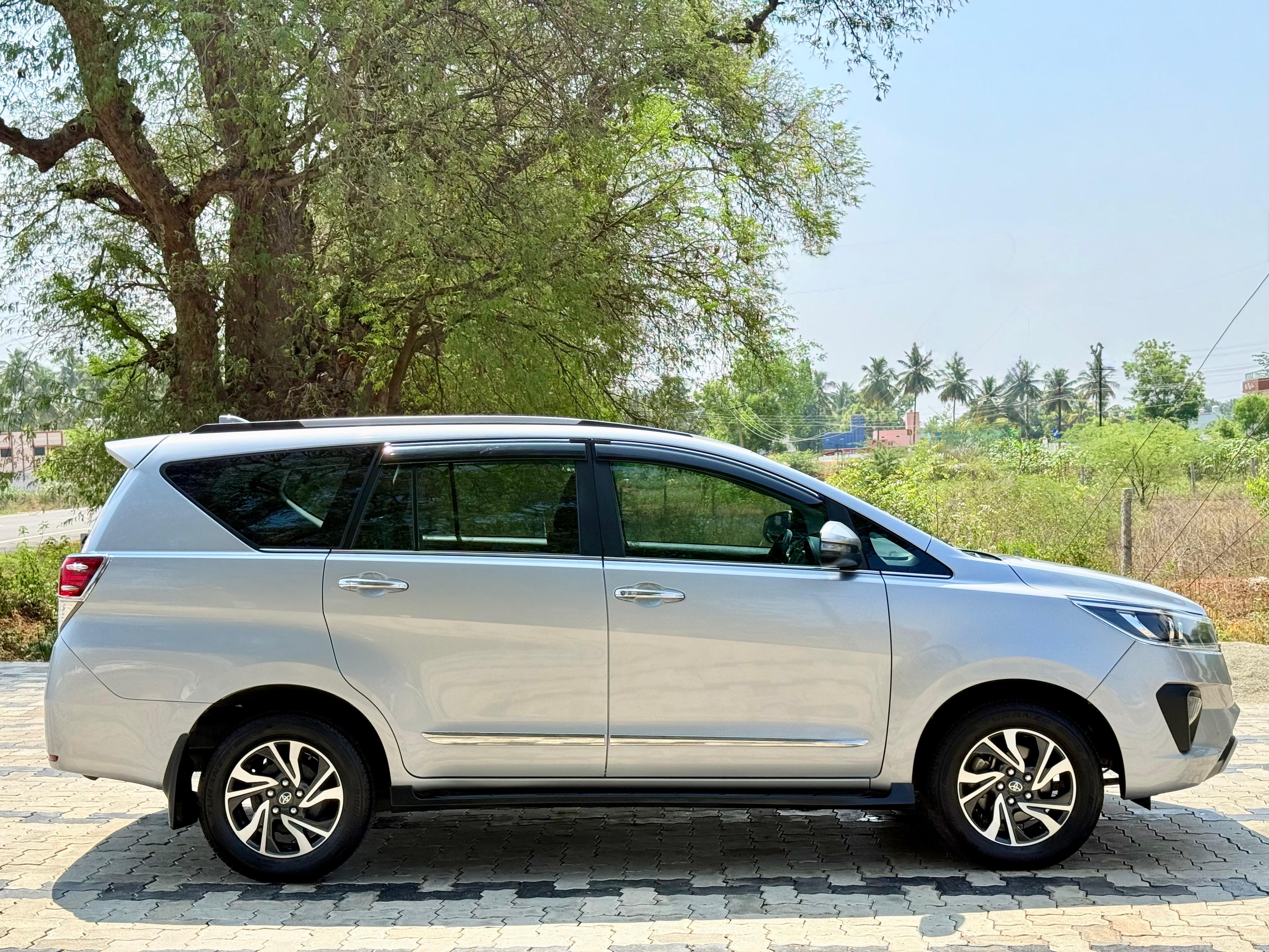 Toyota Innova Crysta - Image 2