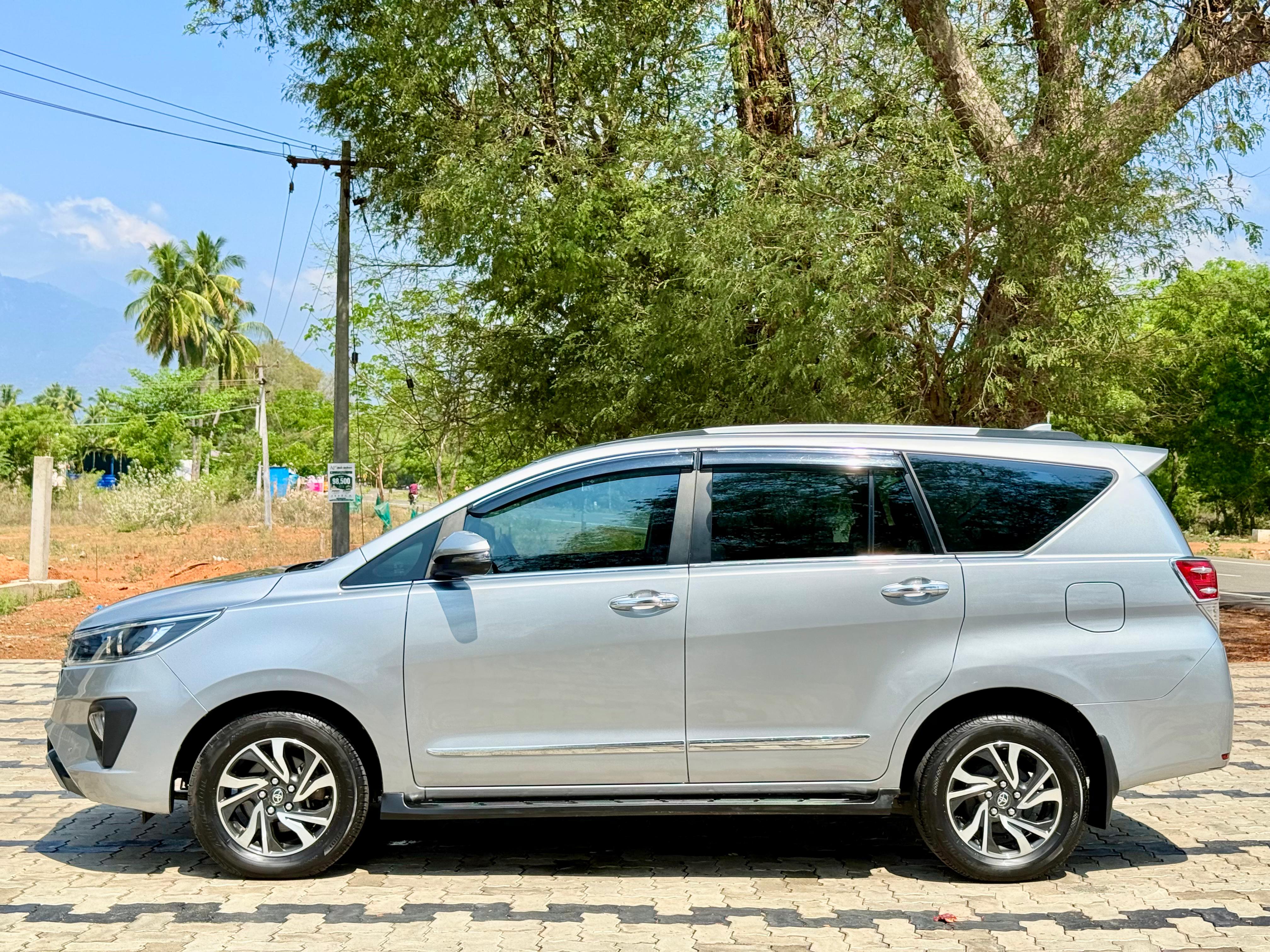 Toyota Innova Crysta - Image 3
