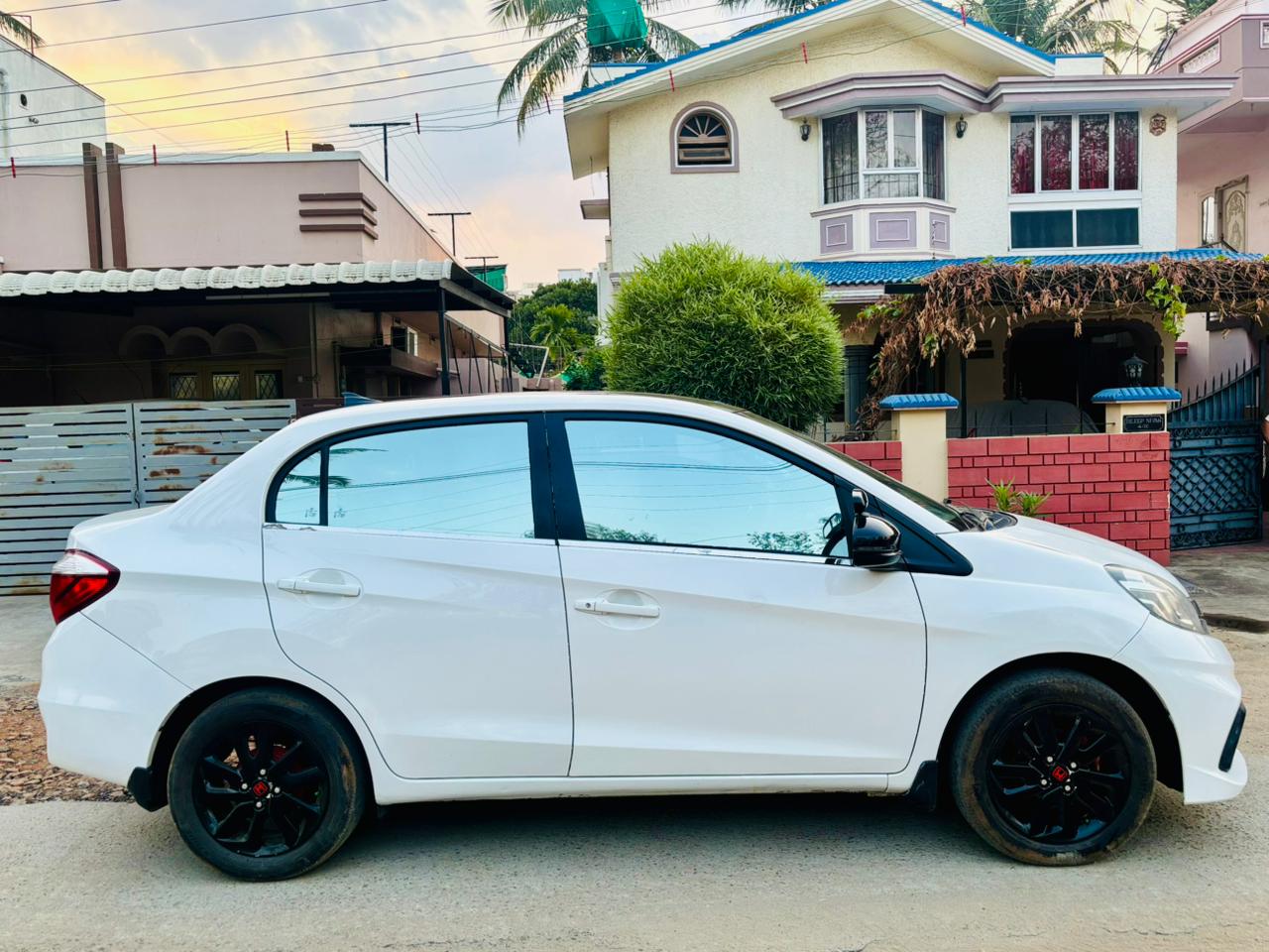 Honda Amaze - Image 4