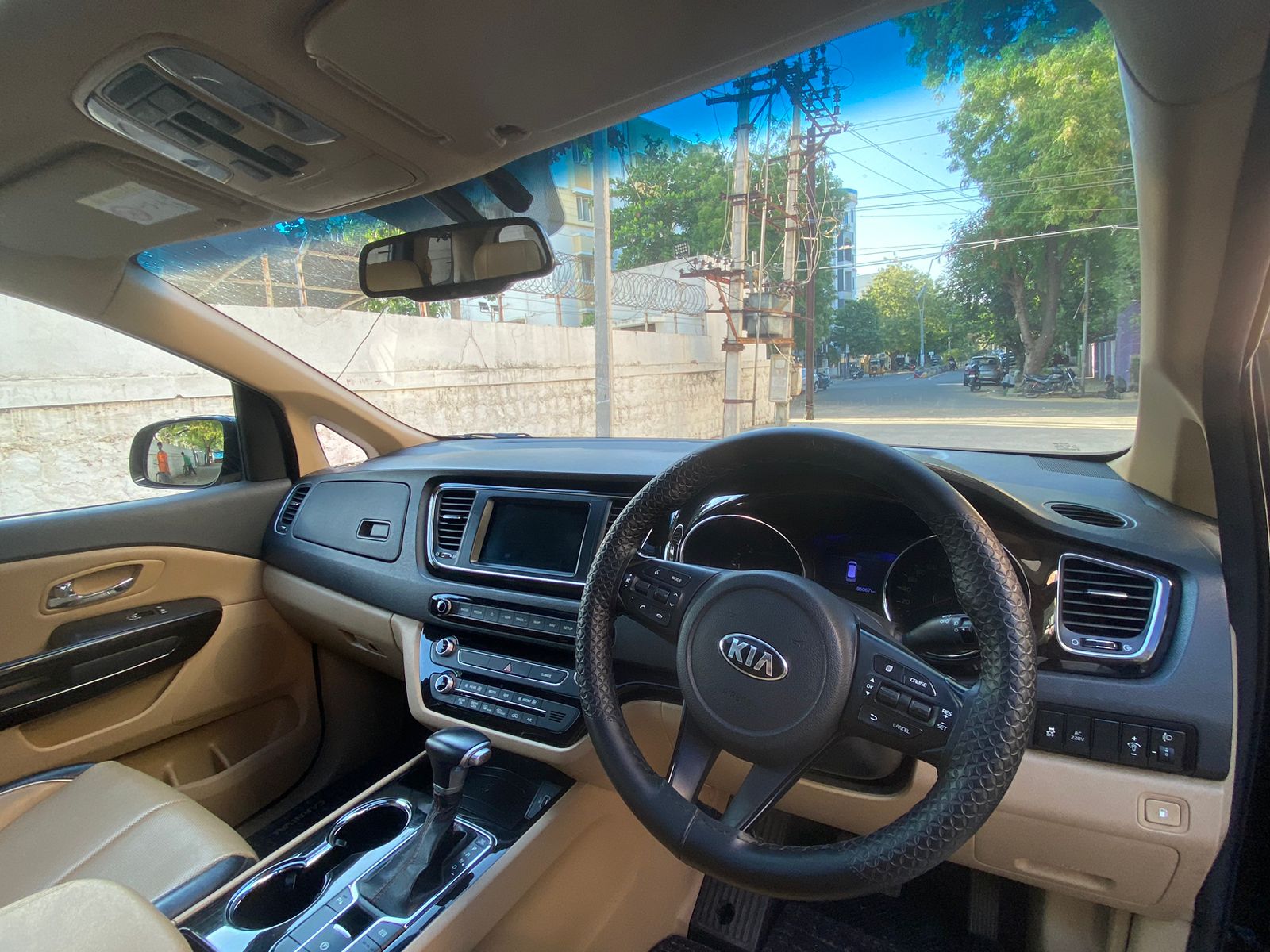 Kia Carnivel - Image 4