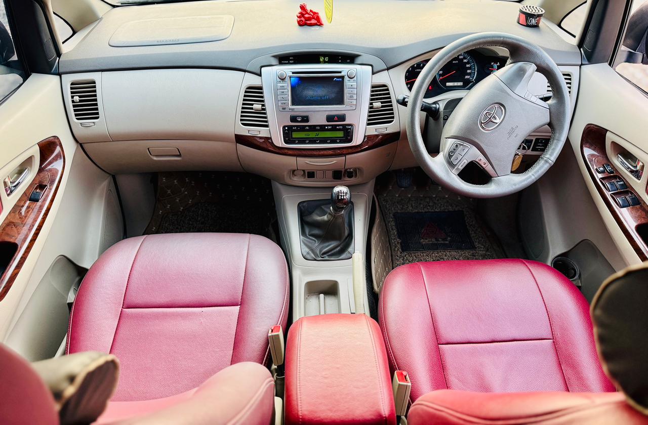 Toyota Innova - Image 7