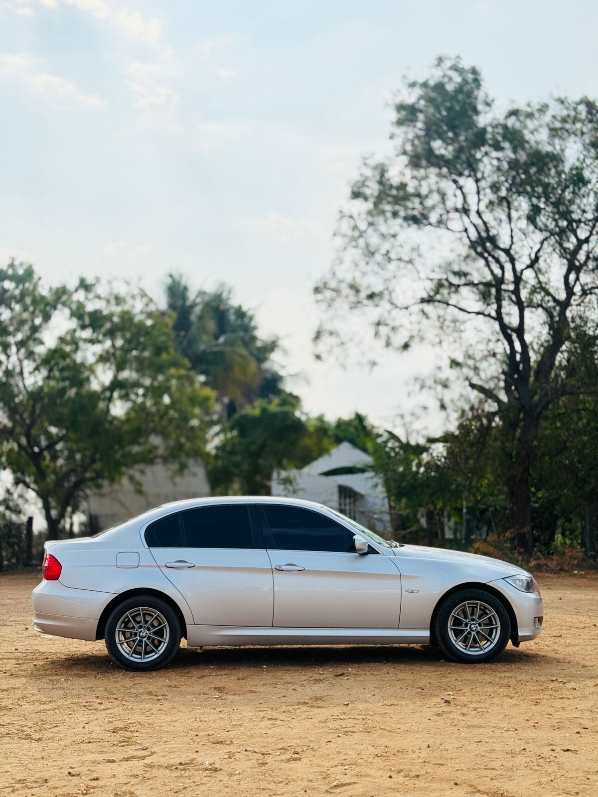 BMW 320D - Image 9